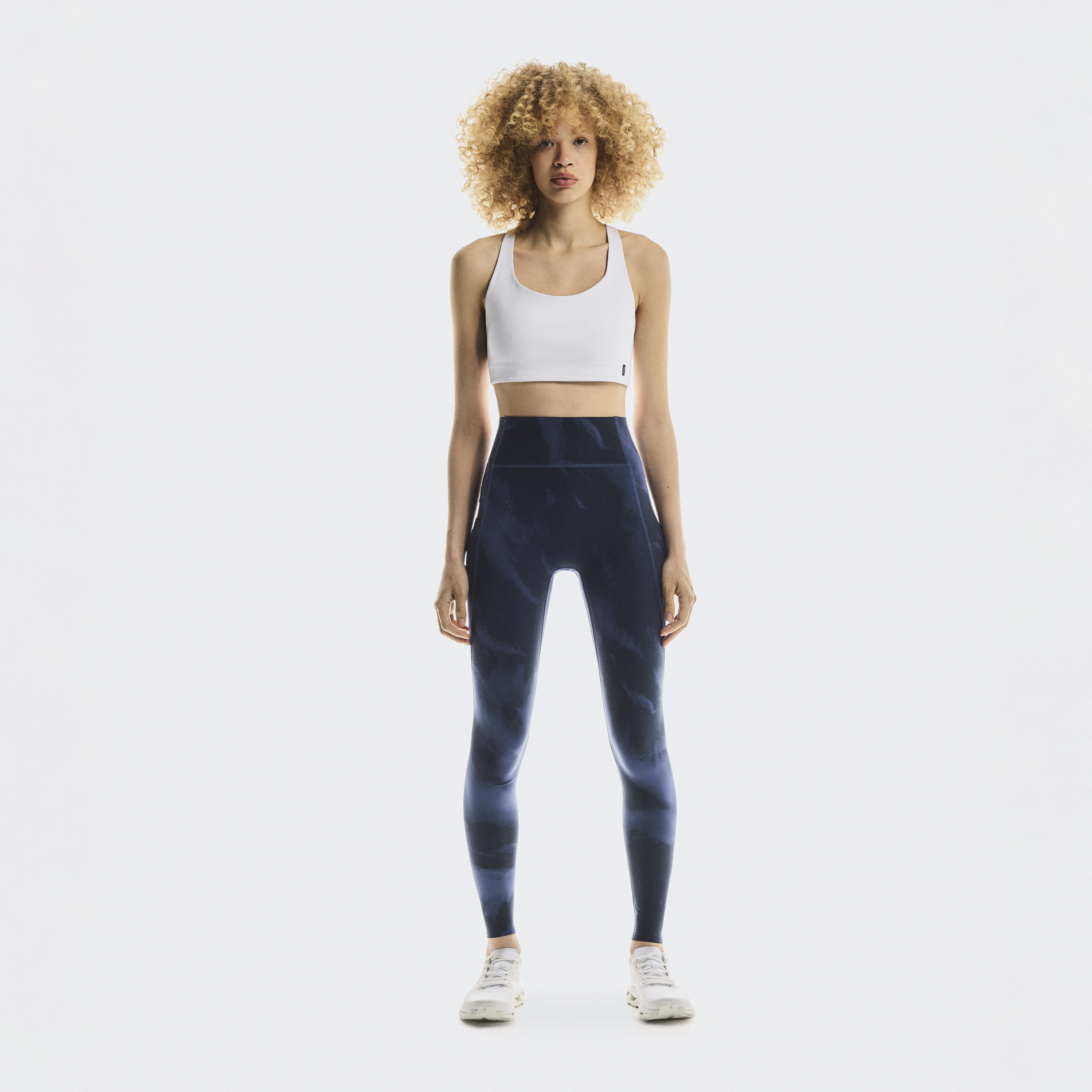 Studio Tights in Acai/Navy