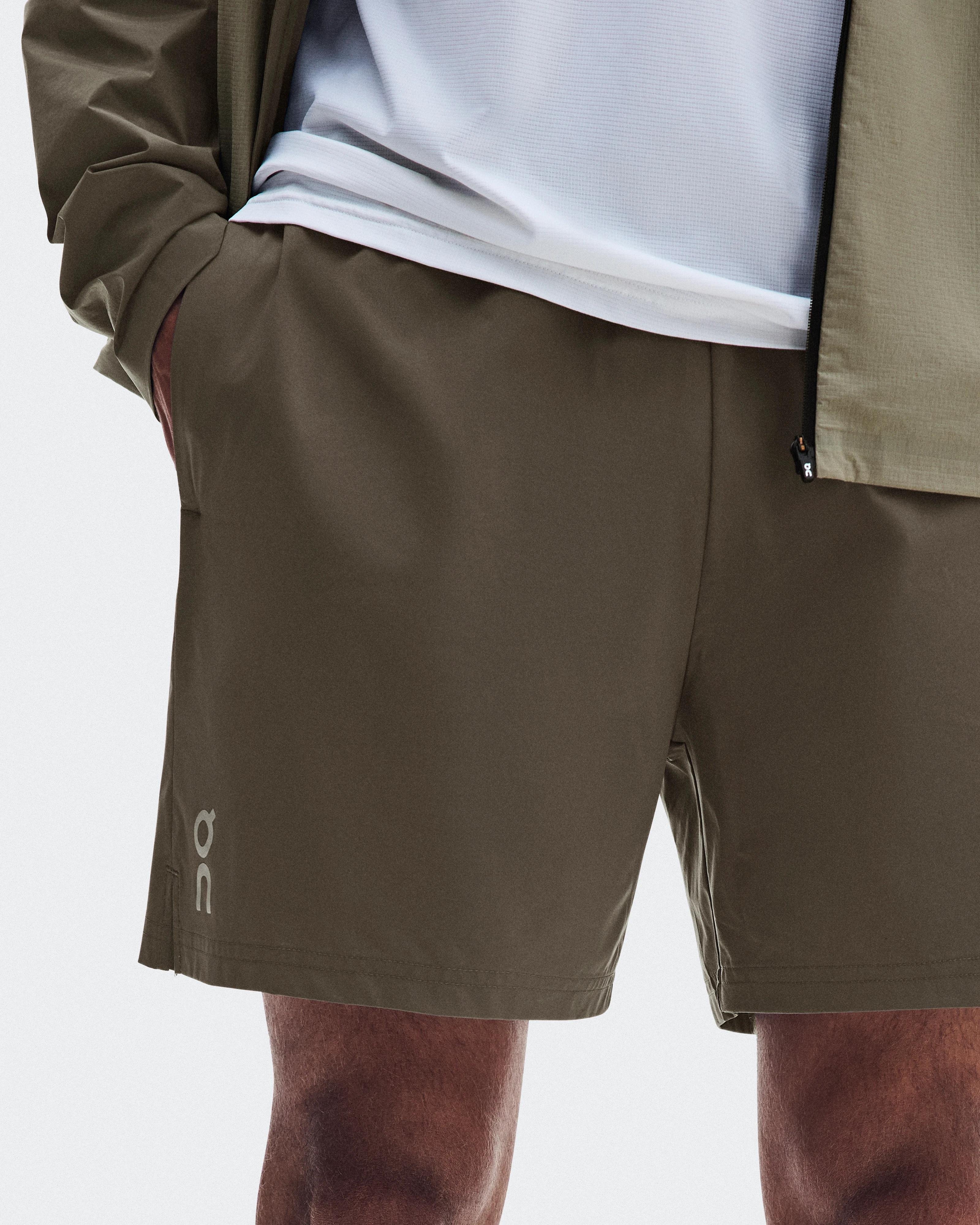 On 5" Core Shorts Bark メンズ – ランニング　軽量　インナー付き ショートパンツ