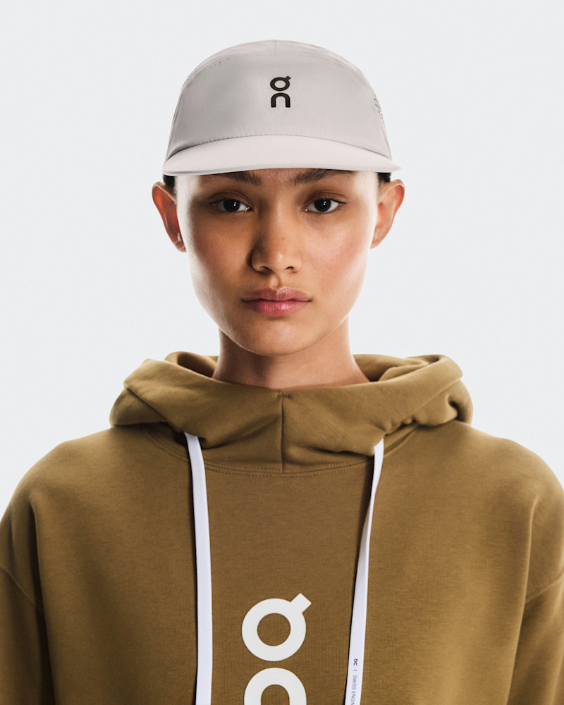 On Performance Cap in Pearl, Polyamide/Polyester