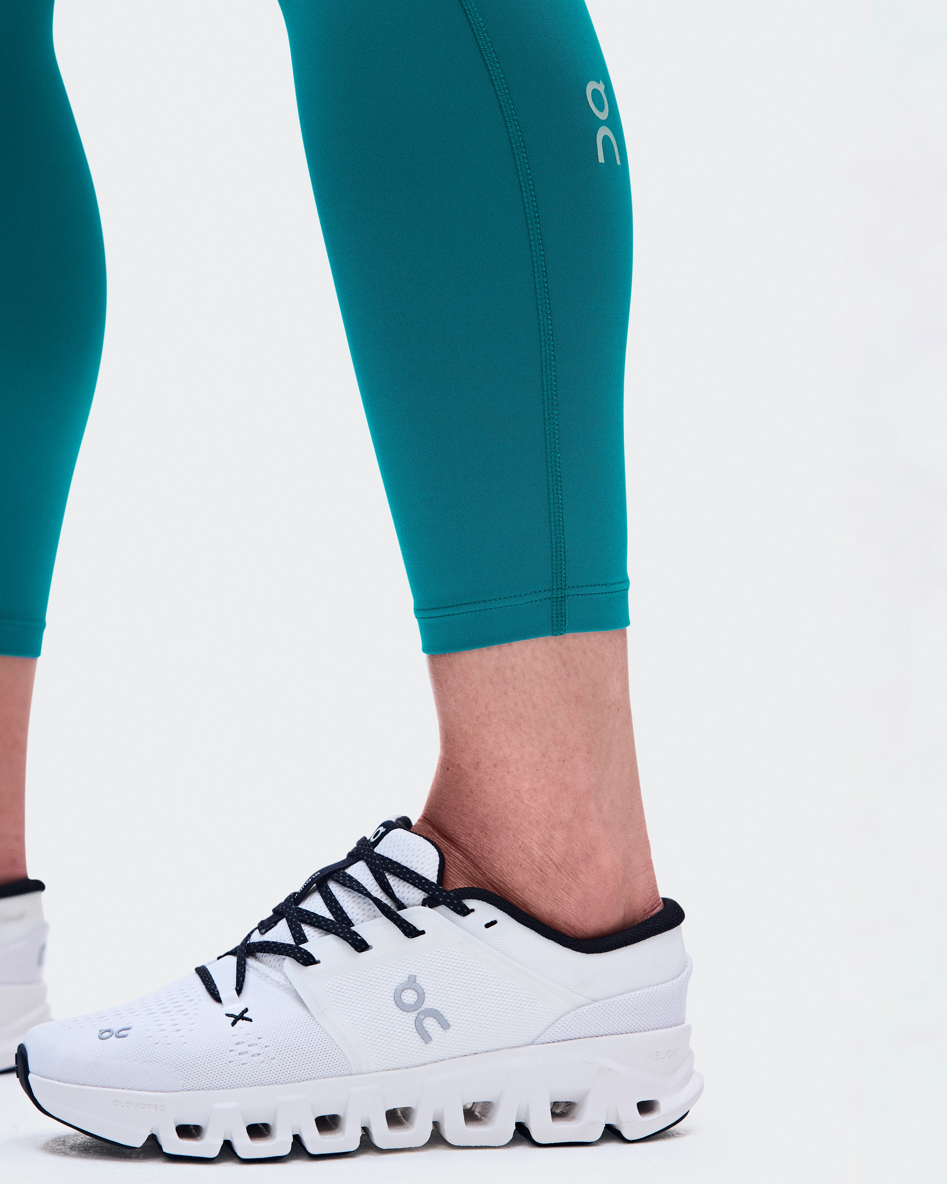On Train Tights 7/8 Abyss Women Tights