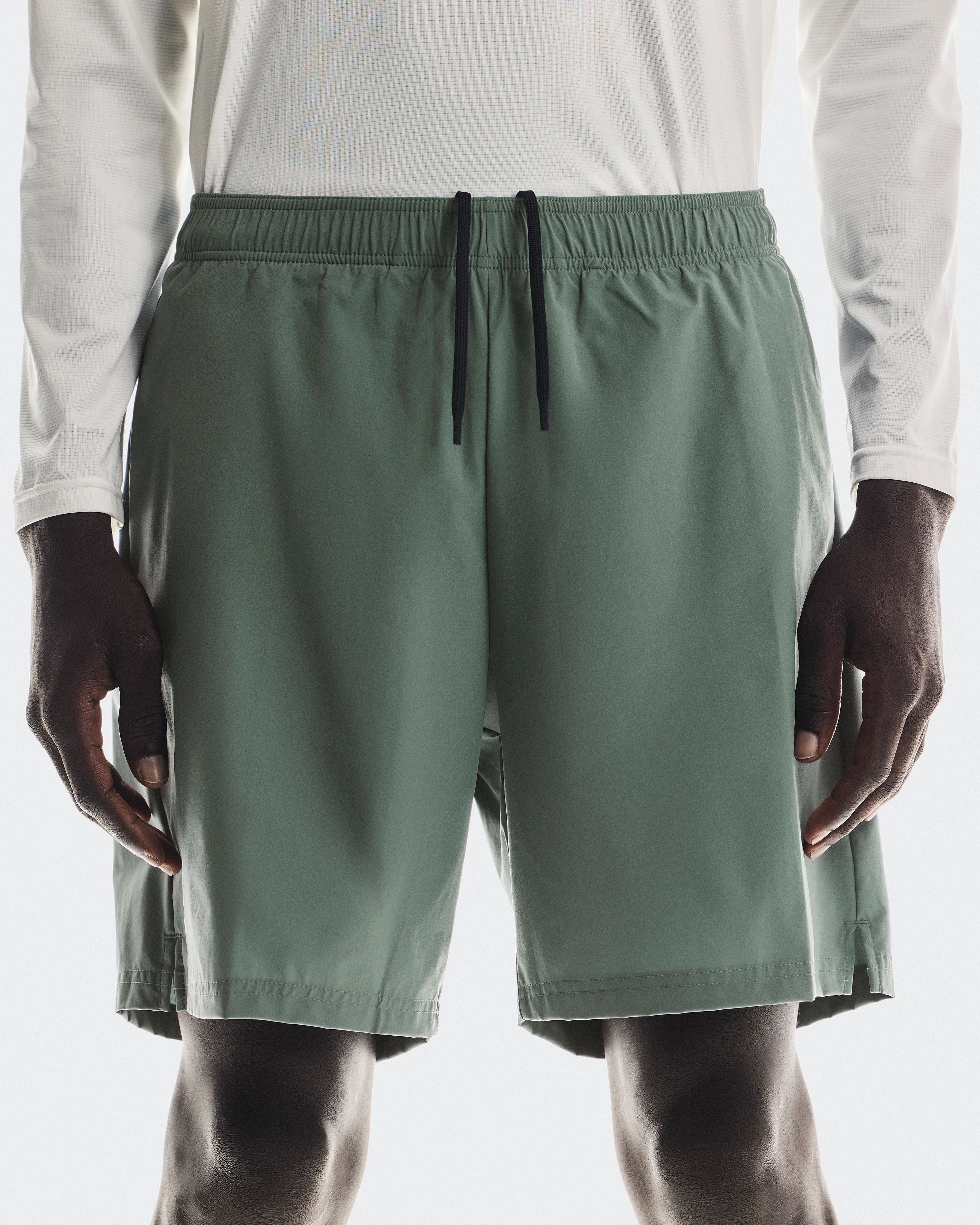 On 7" Core Shorts Olive Men Shorts