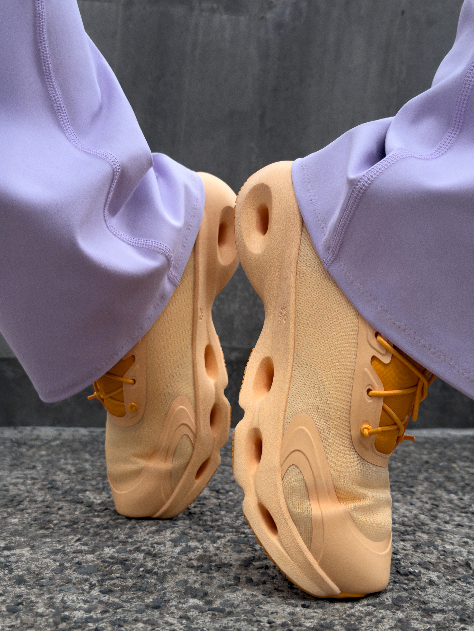 LOEWE × On | On 日本