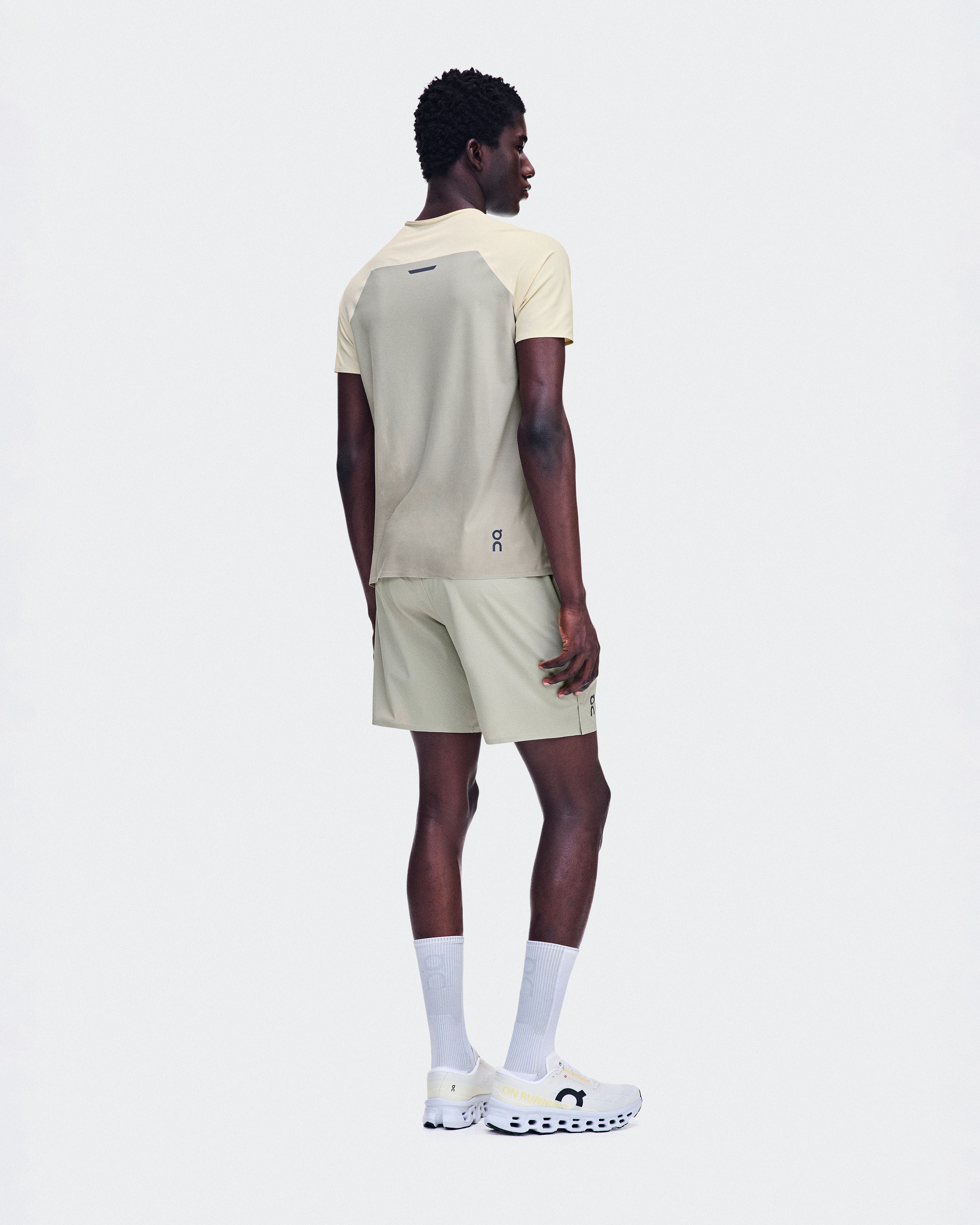 On 7" Performance Shorts Brume Men Shorts