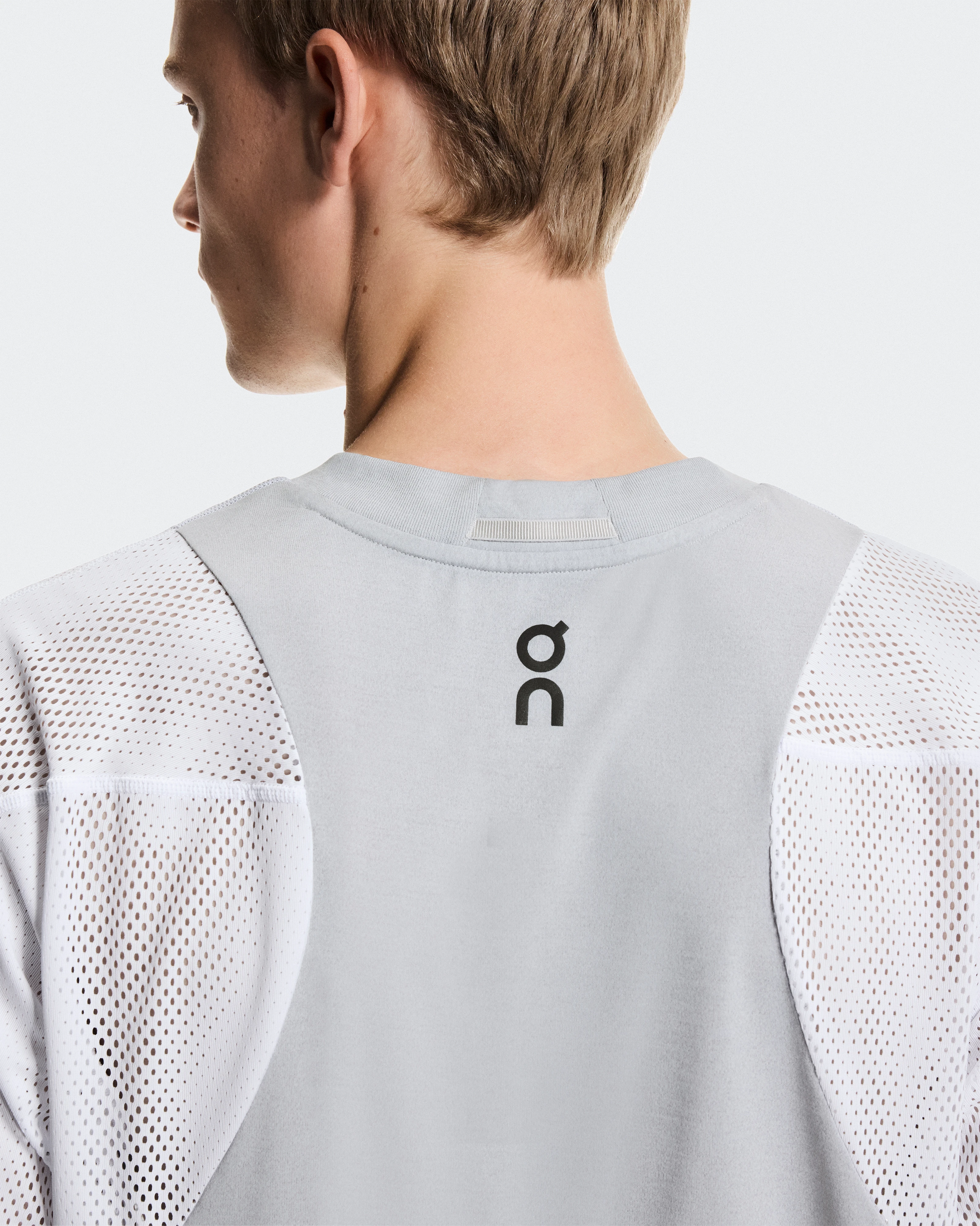 On Train Volt-T Crater Men Tops and t-shirts