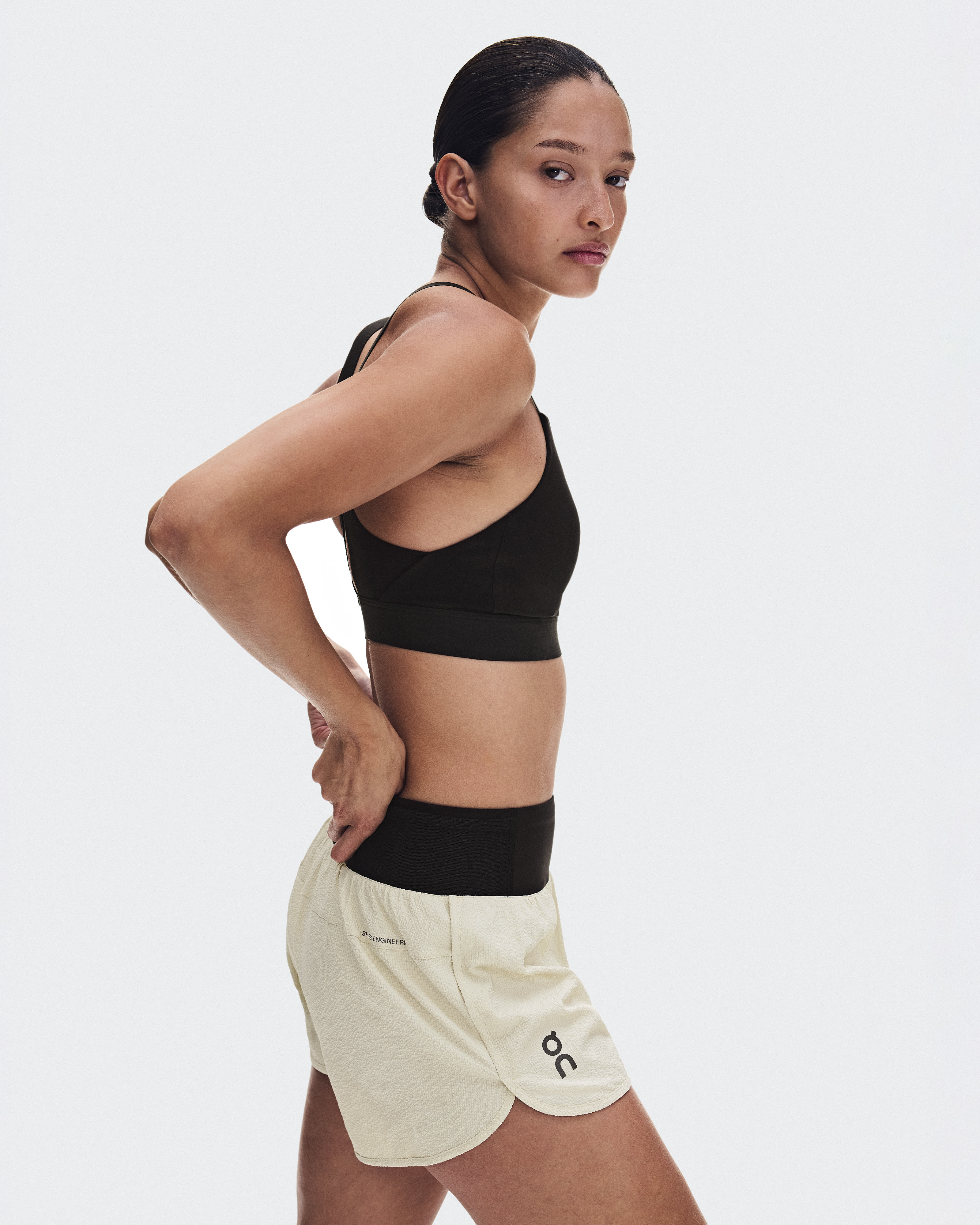 Women's Performance Volt Shorts | Hare | On Japan