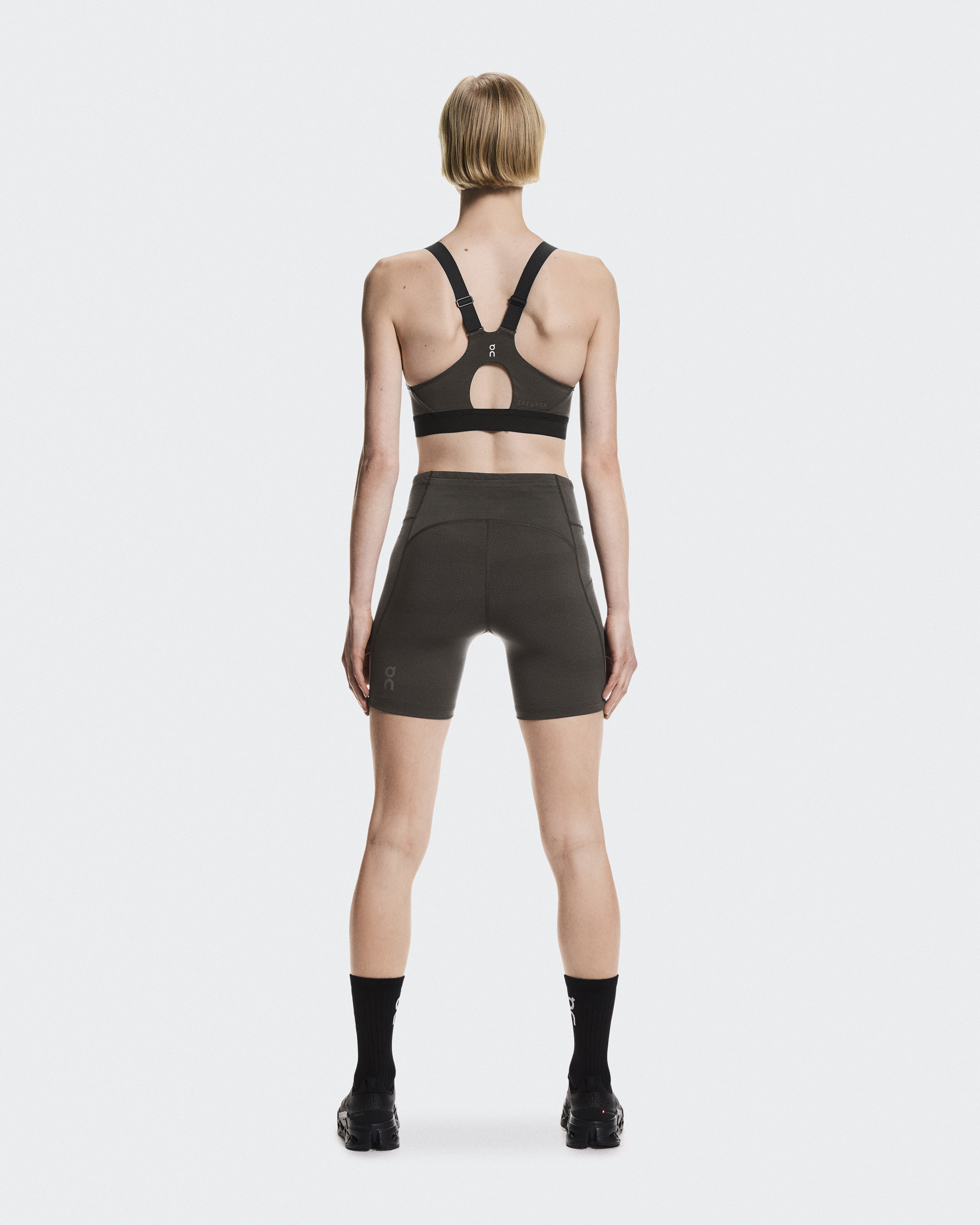 Short Tights Erewhon Feminino | Marrom & Preto | On Brasil