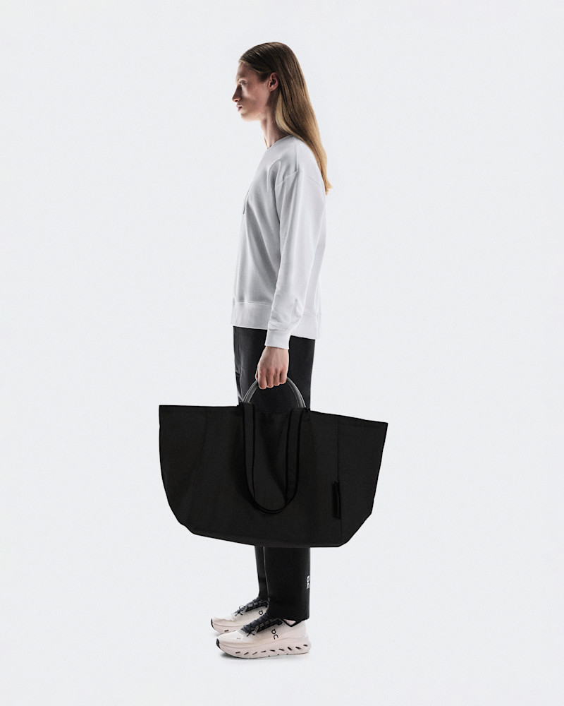 On Cargo Pack 60L in Black, Polyamide