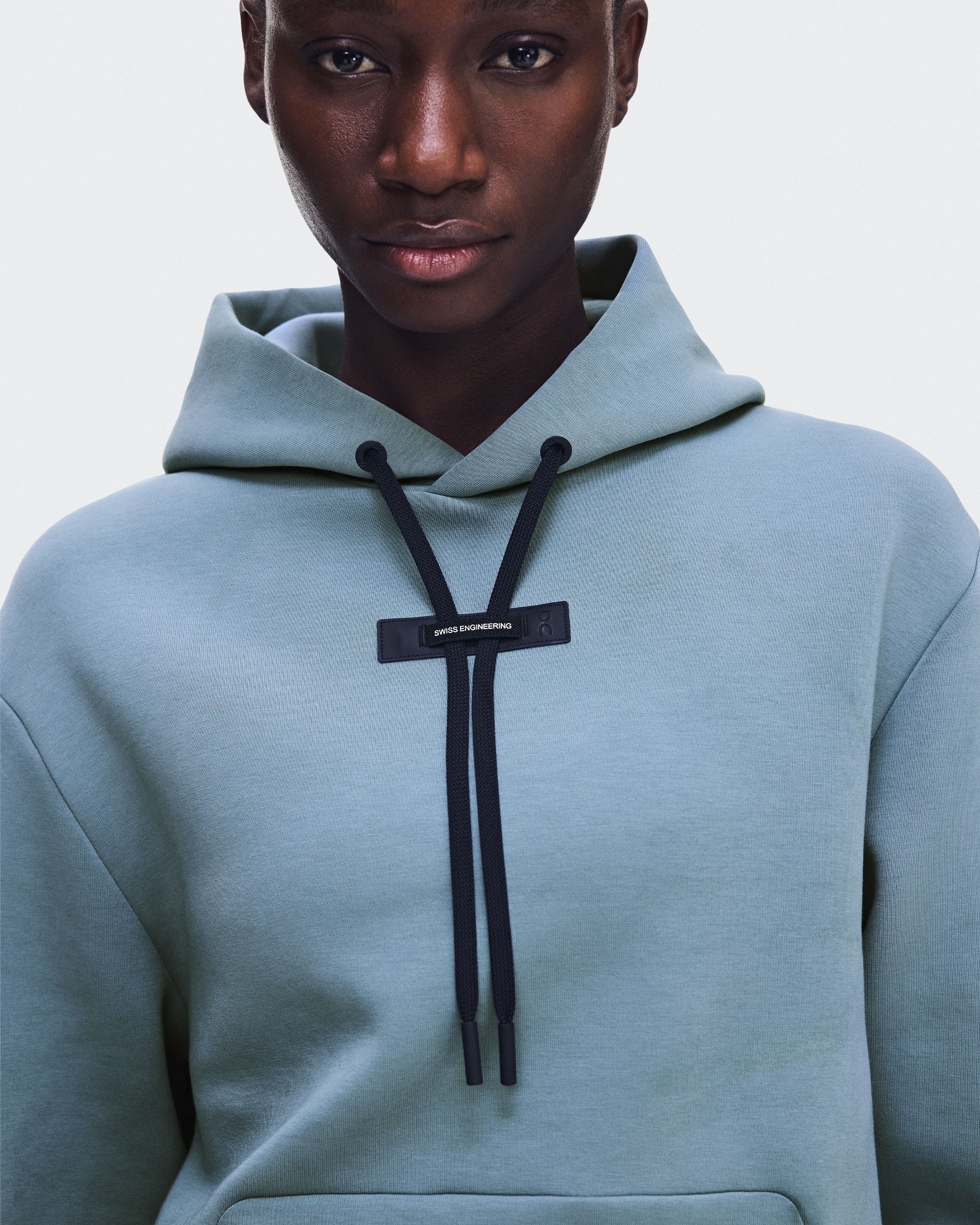 MY WEAKNESS Alex Hoodieフーディプルオーバー Women's Focus Tech Hoodie | Blue & Green | On United States