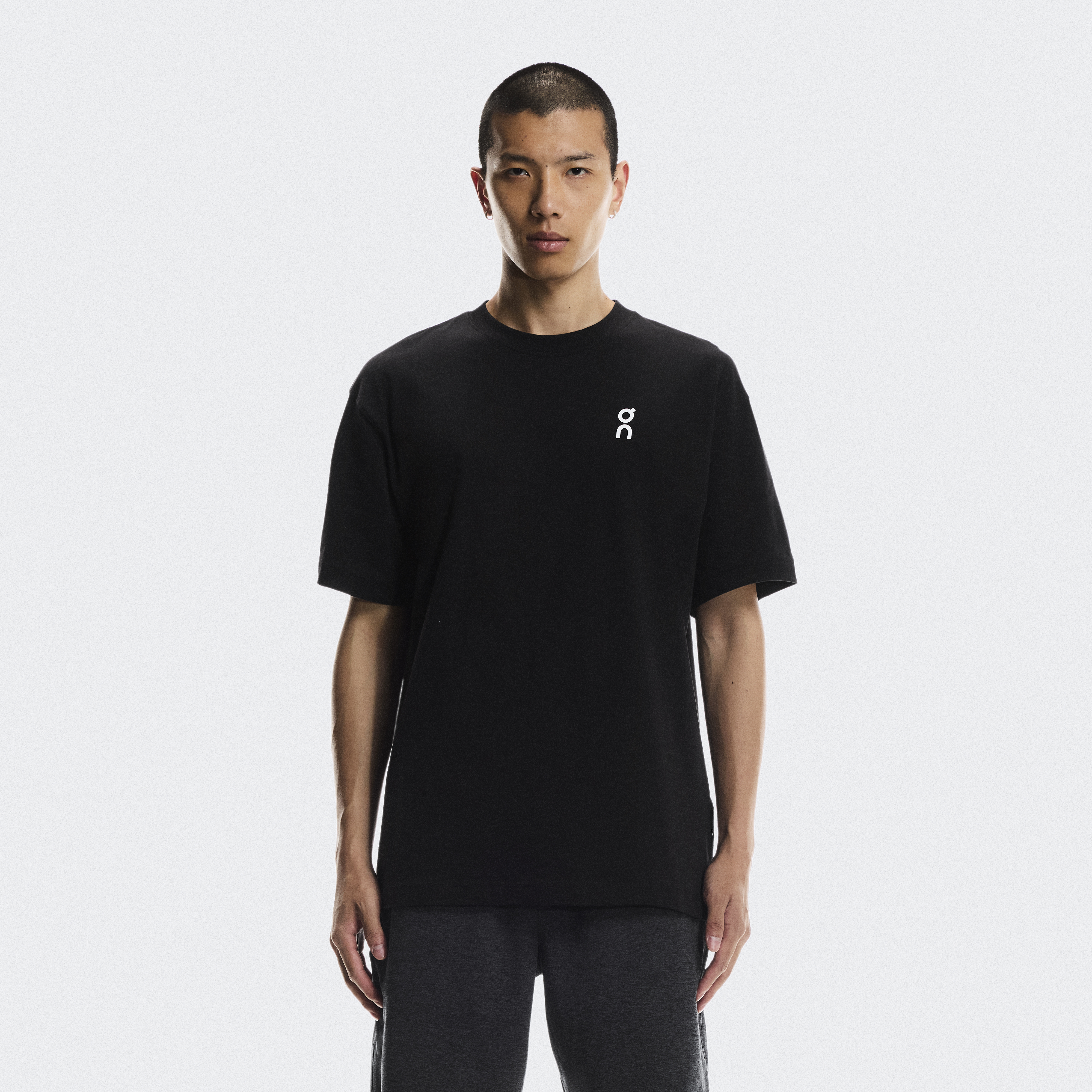 【On】新品Court-T White| Indigo メンズ Mサイズ メンズ Club-T Court | ホワイト | On 日本