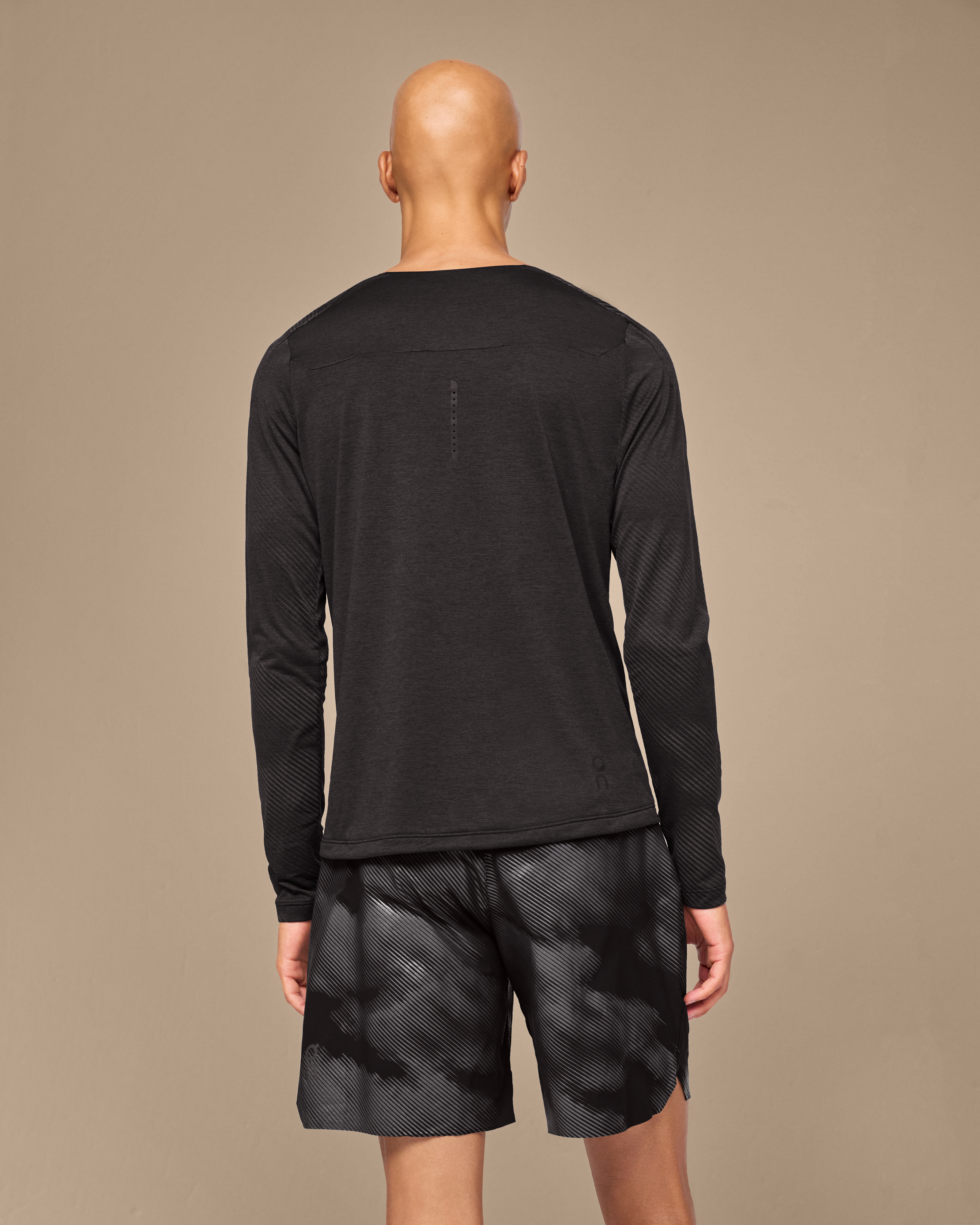 On Performance Long-T Lumos Black & Iron Homme Hauts et t-shirts