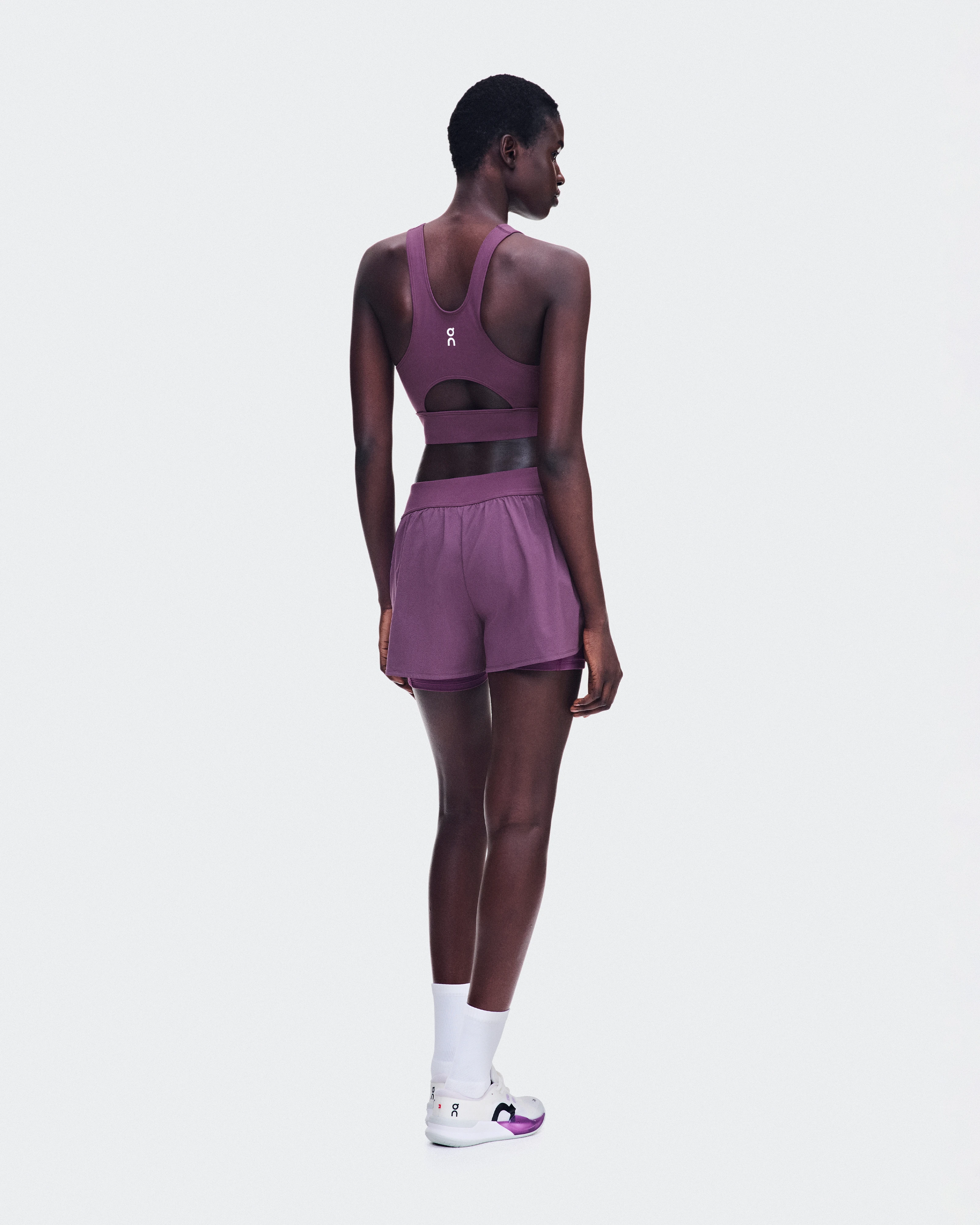 On Court Crop Top Cassis Feminino Partes de cima e camisetas