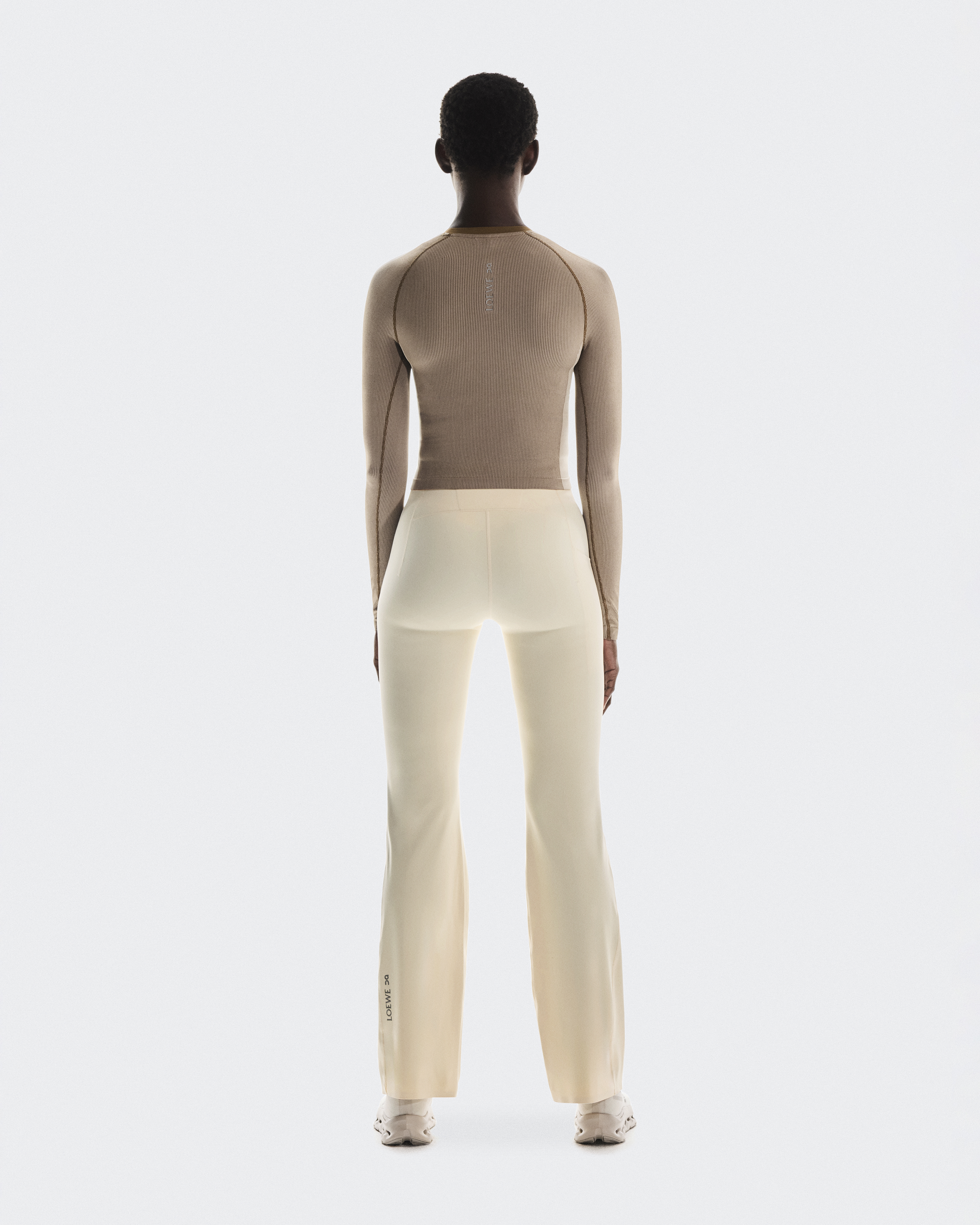 ウィメンズ Soft Bootleg Pants LOEWE | ベージュ | On 日本