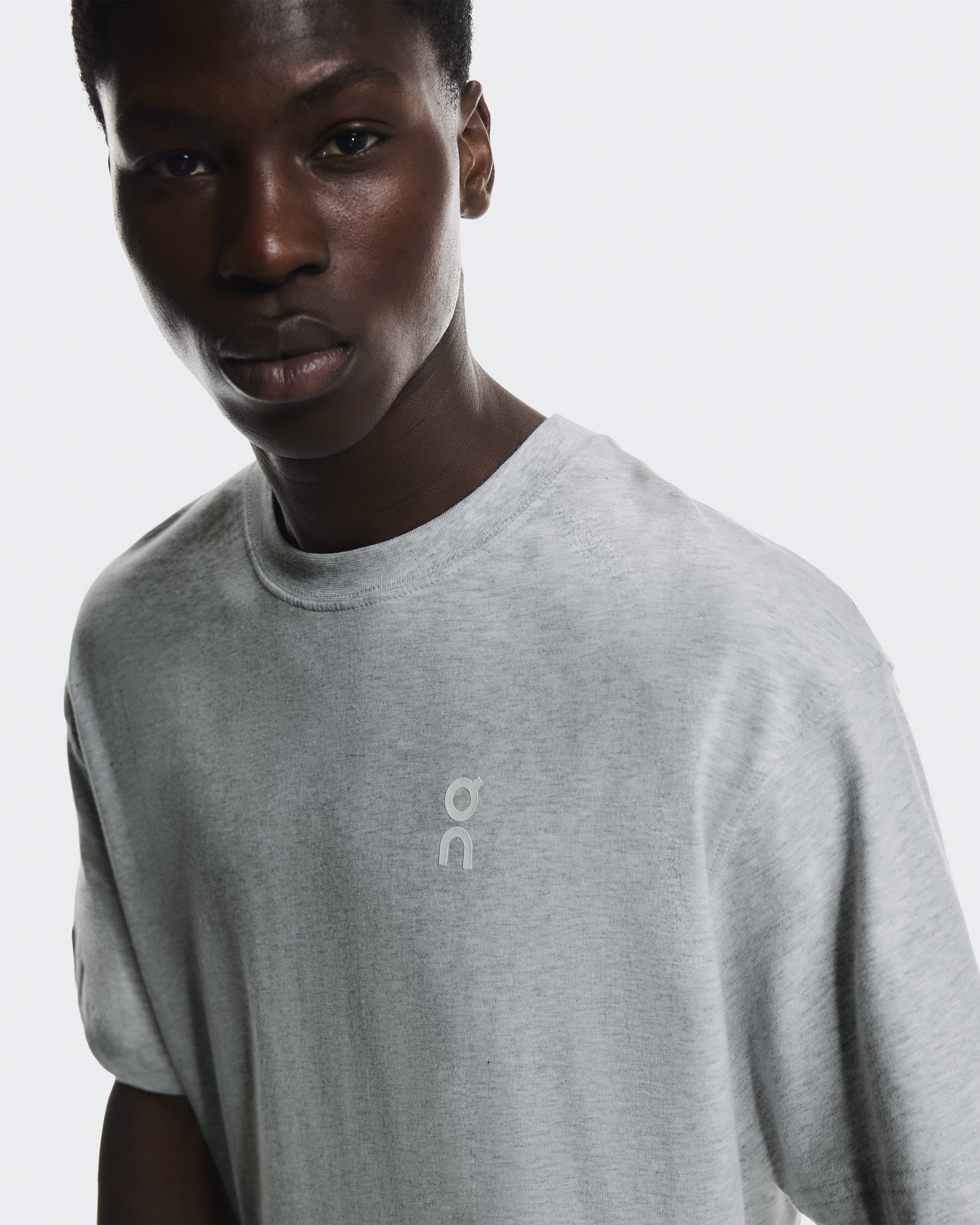 College Logo Mesh BB Shirt (gray) サイズ L unisex-staple-t-shirt-athletic