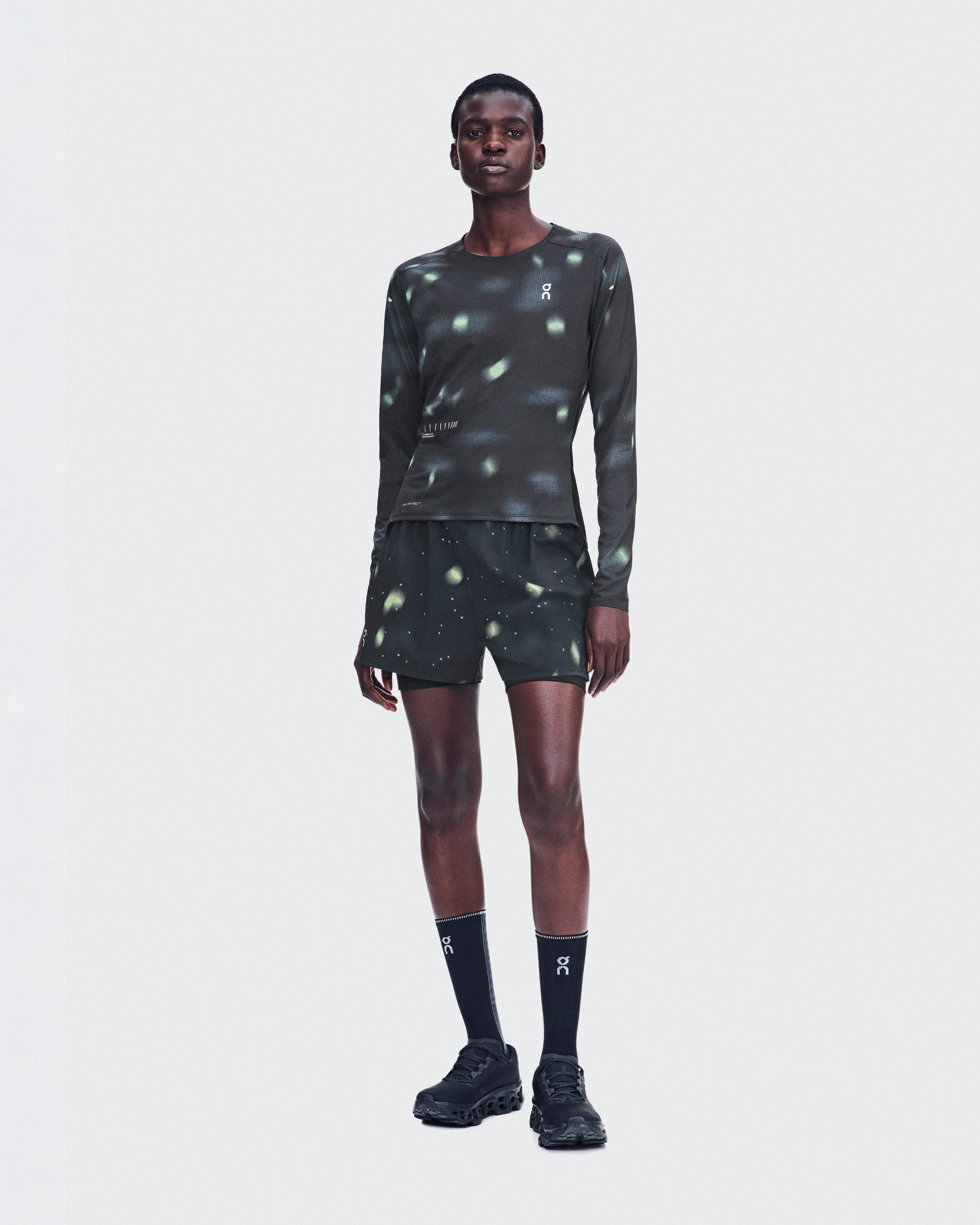 On Performance Long-T Lumos Black Femme Hauts et t-shirts