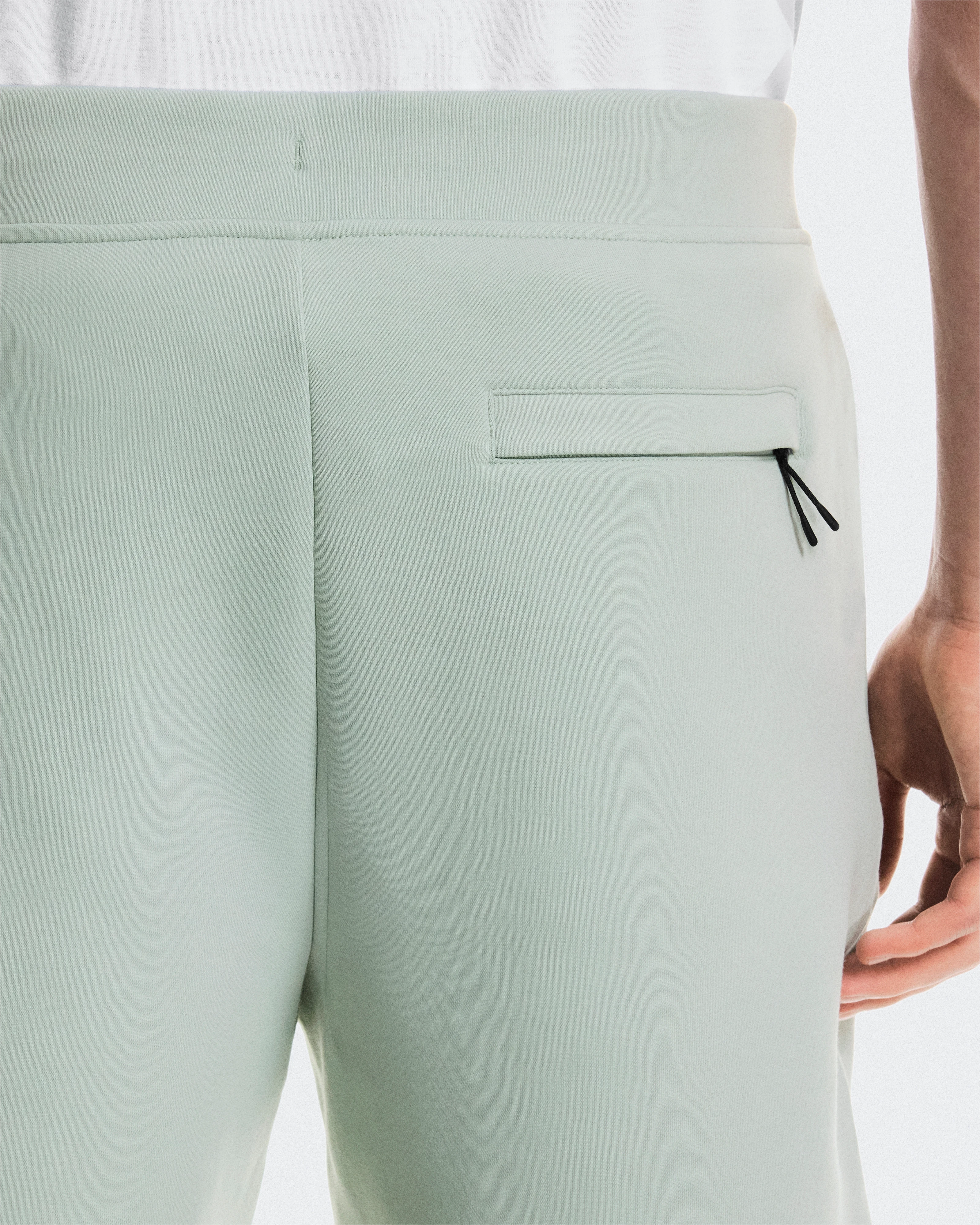 On Focus Tech Shorts Mineral Men Shorts