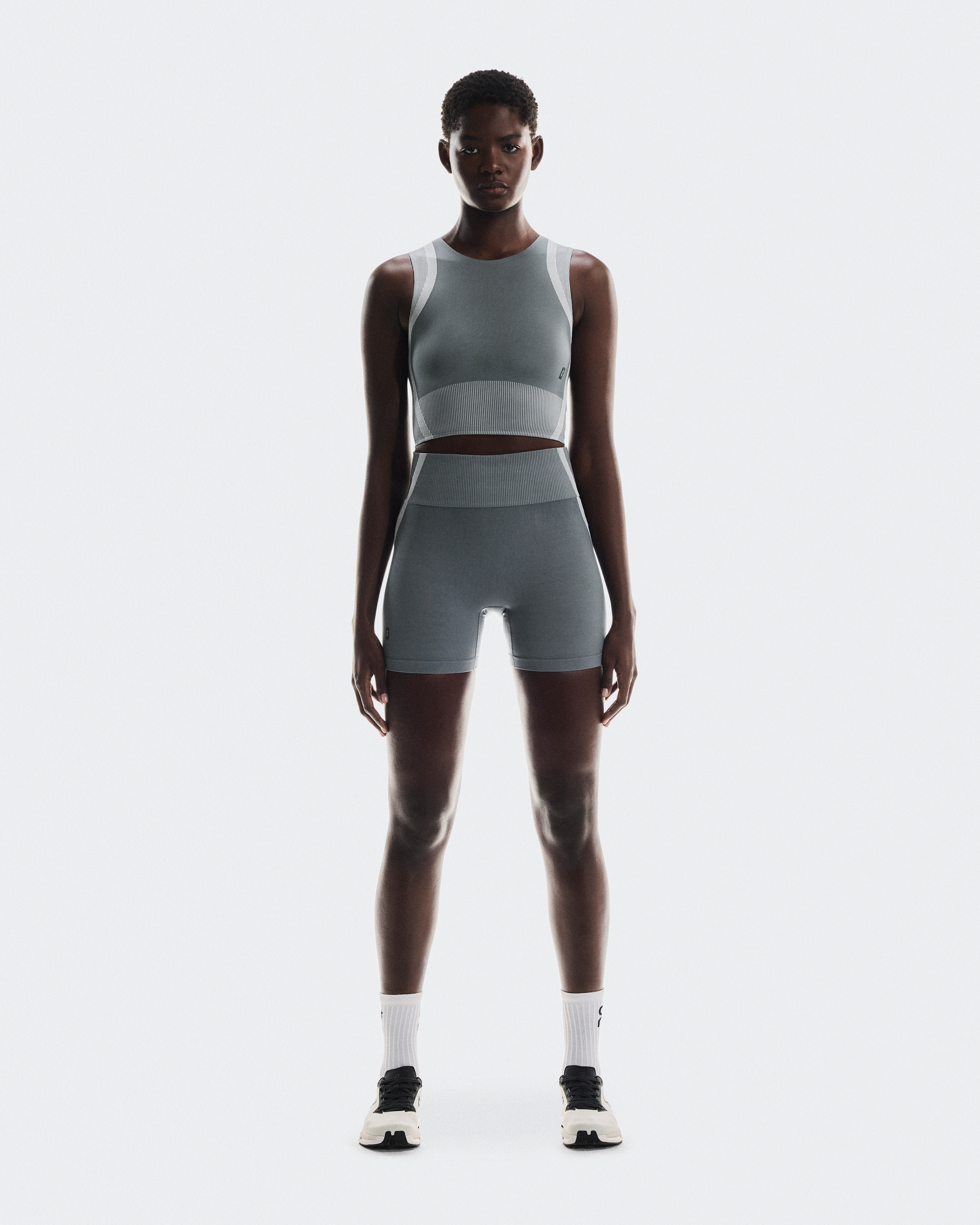 Studio Knit ShortsWomen / Rock | Glacier / L
