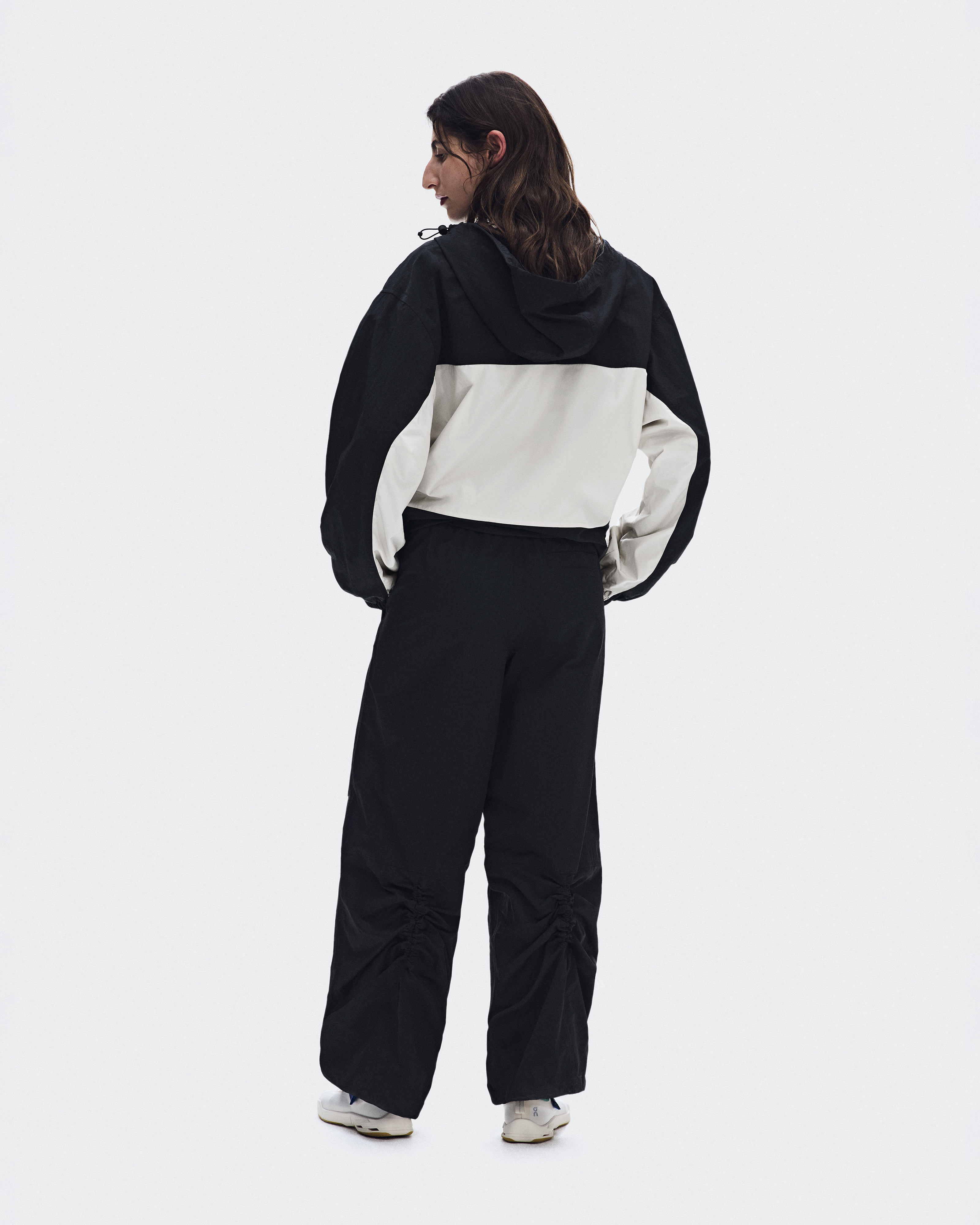 Women's Half-Zip Anorak | Black | On Japan