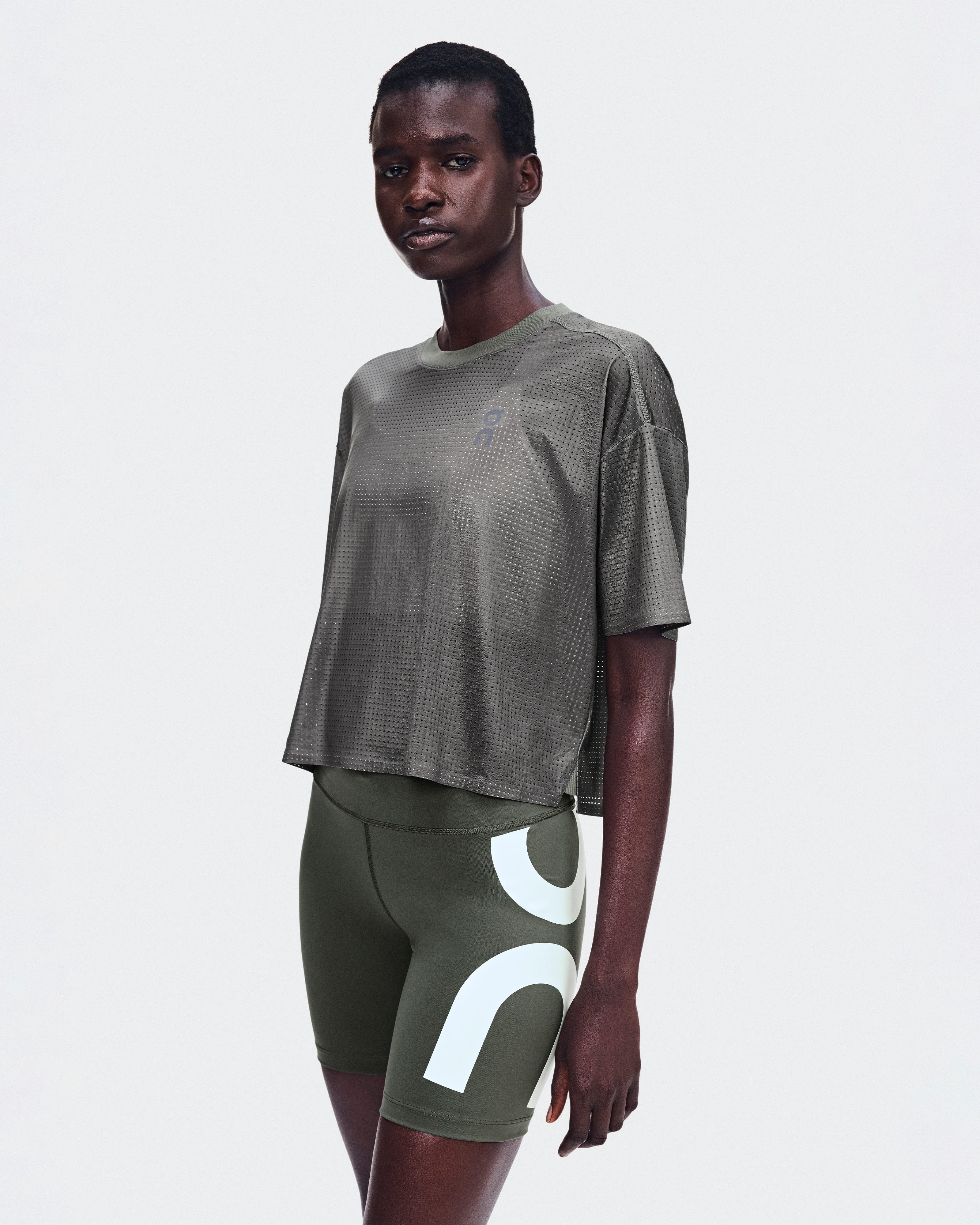 On Cropped Run-T LN1 Mire Unisex – Running, Racing Tops and t-shirts