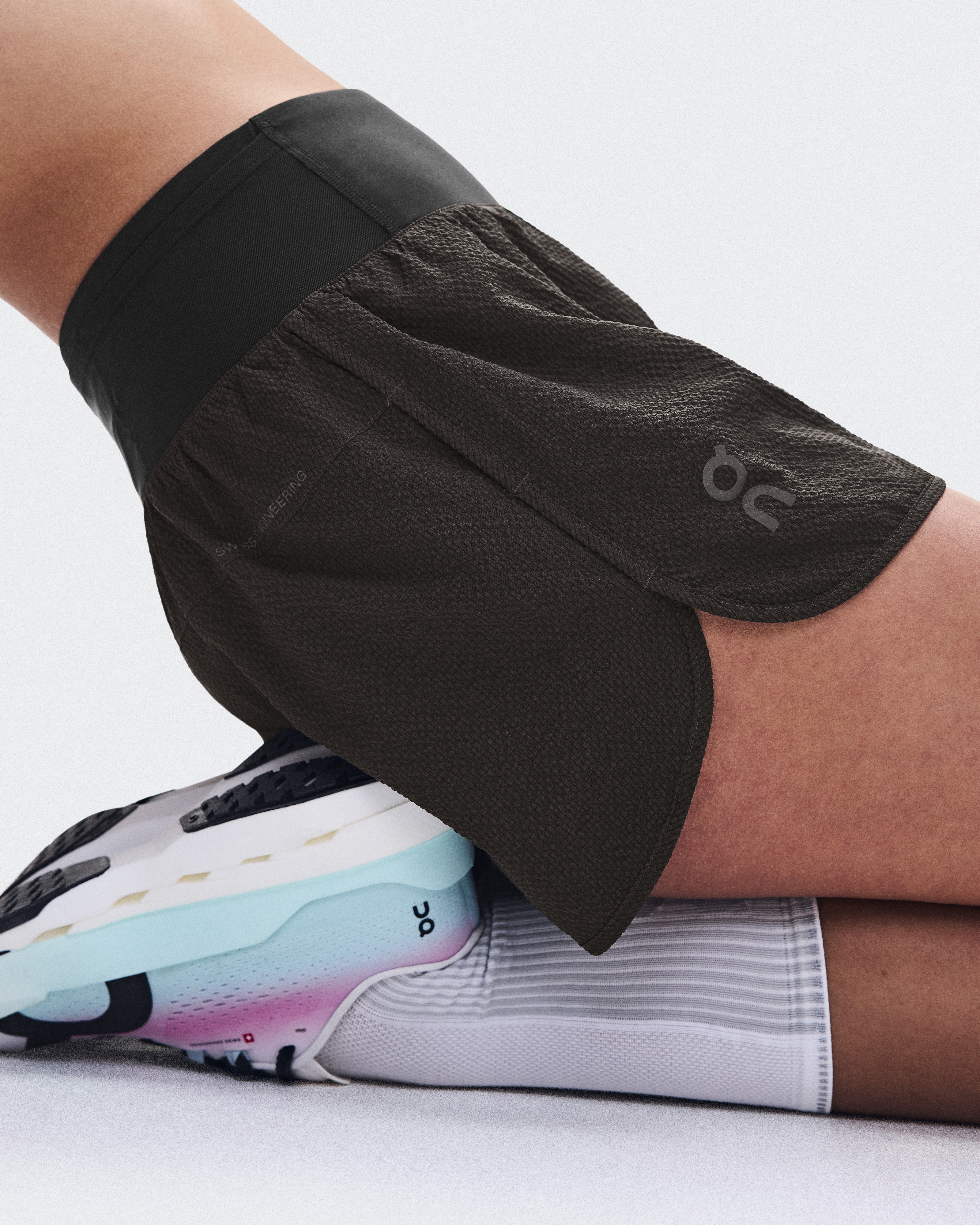Women's Performance Volt Shorts | Brown | On France