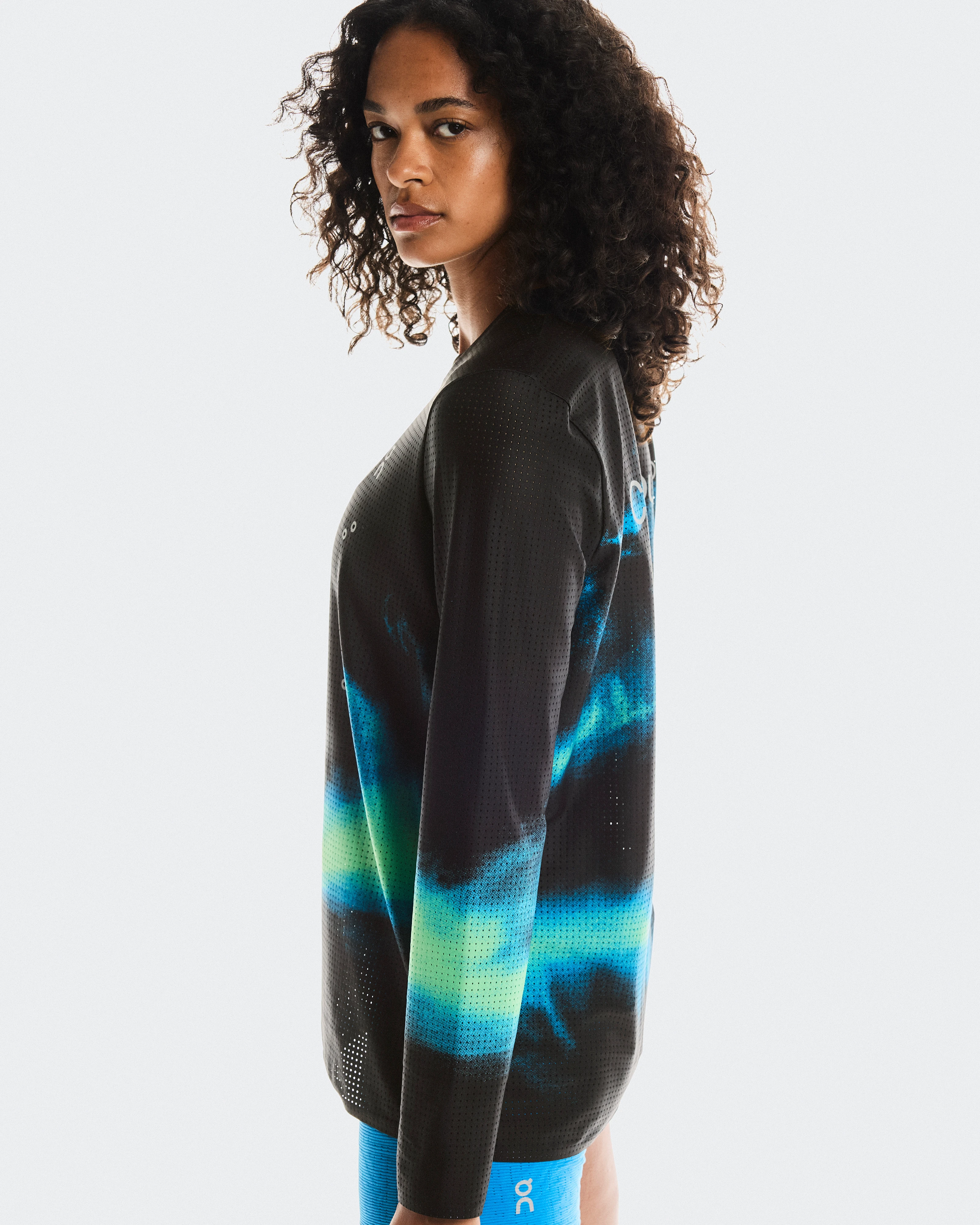 On Pace Mesh Long-T Black & Horizon Women Tops and t-shirts
