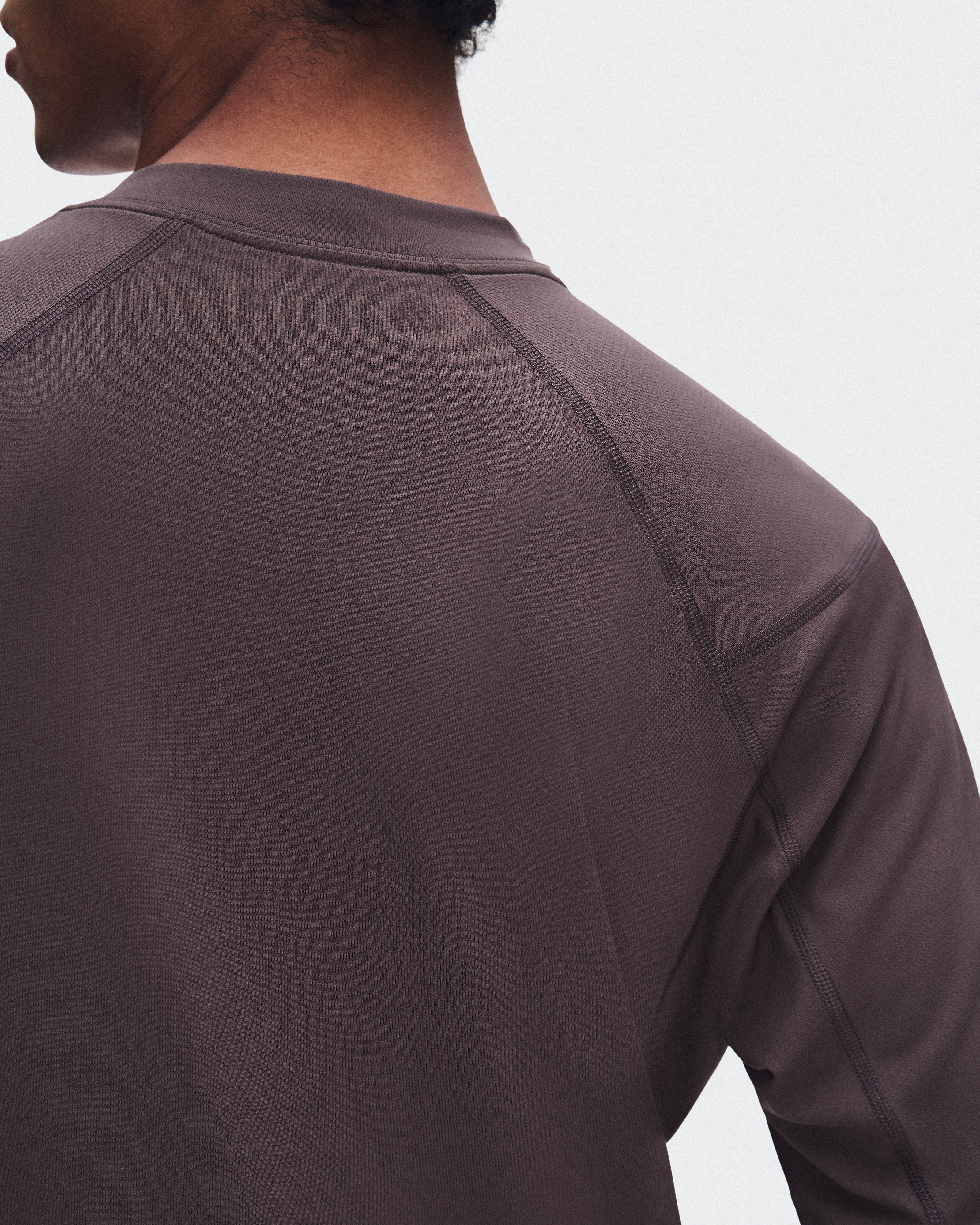 未使用　On トレイルロングtシャツ　XS メンズ メンズ Trail Long-T Solar | レッド | On 日本