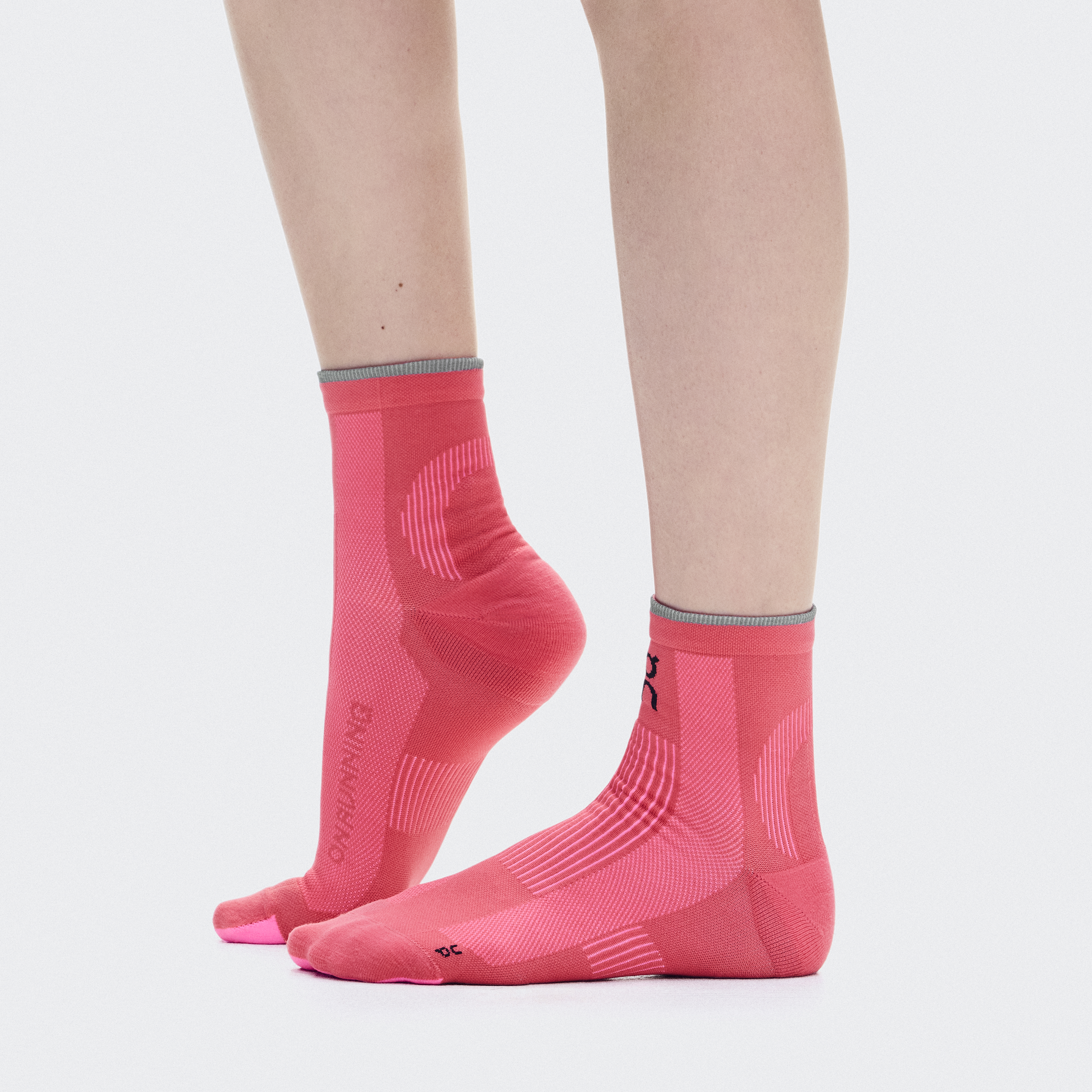 Elite Run Sock Mid in Camellia/Azalea