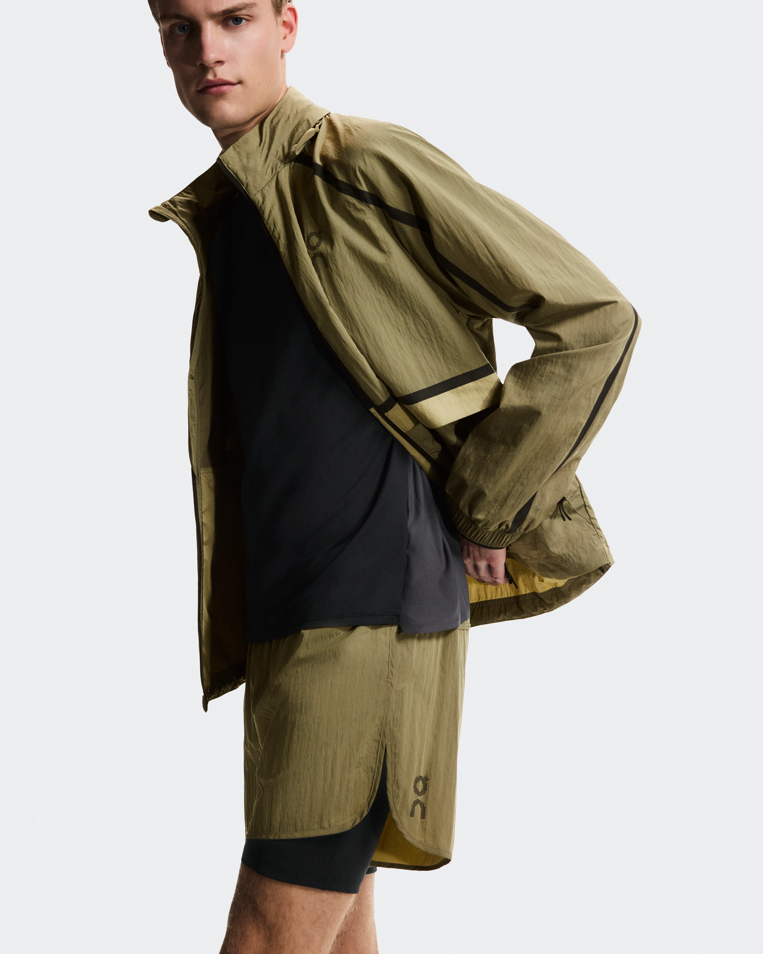 On Performance Volt Shorts Safari Hombre Pantalones cortos