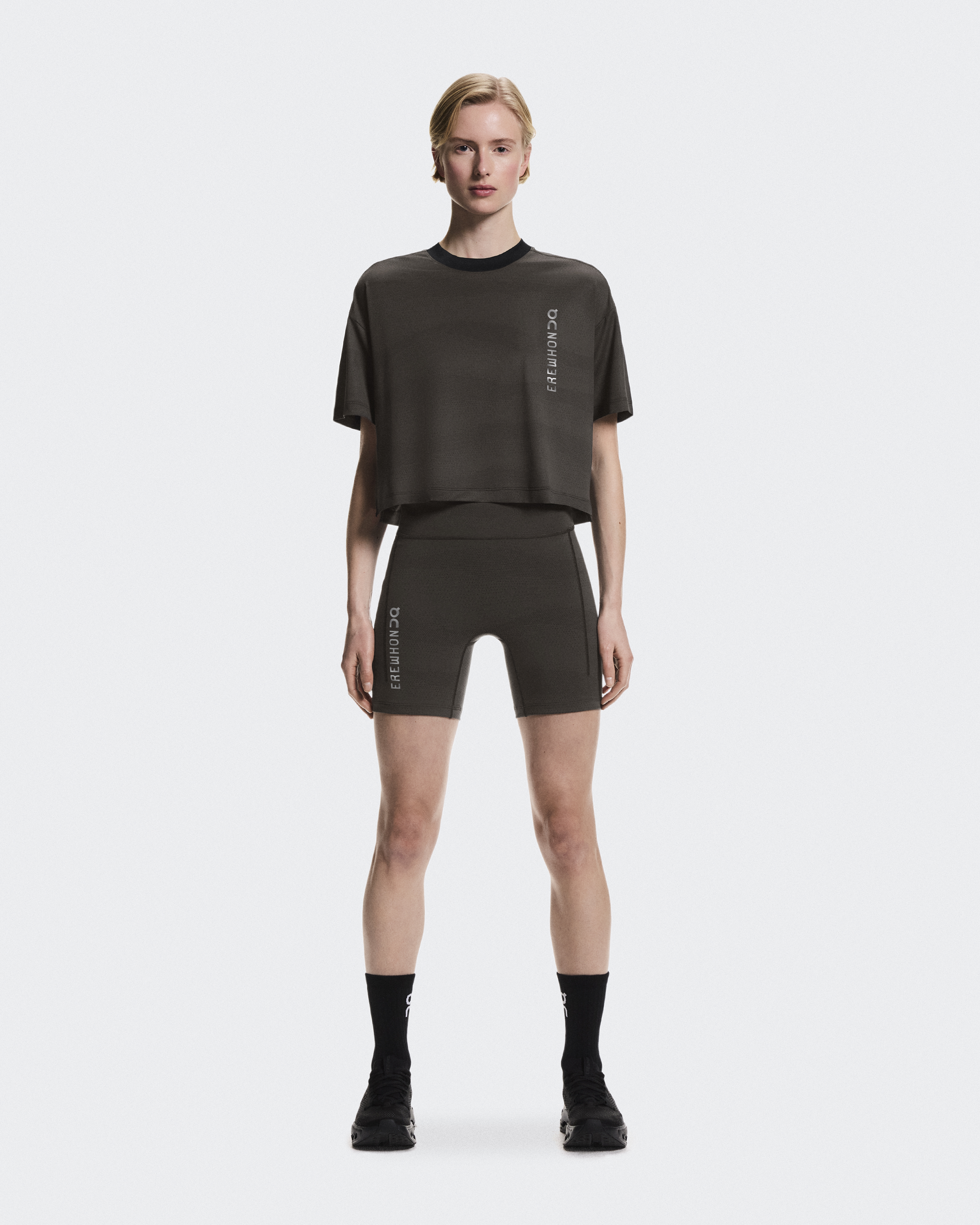 Performance-T Erewhon Short-Sleeve Shirt in Espresso/Black
