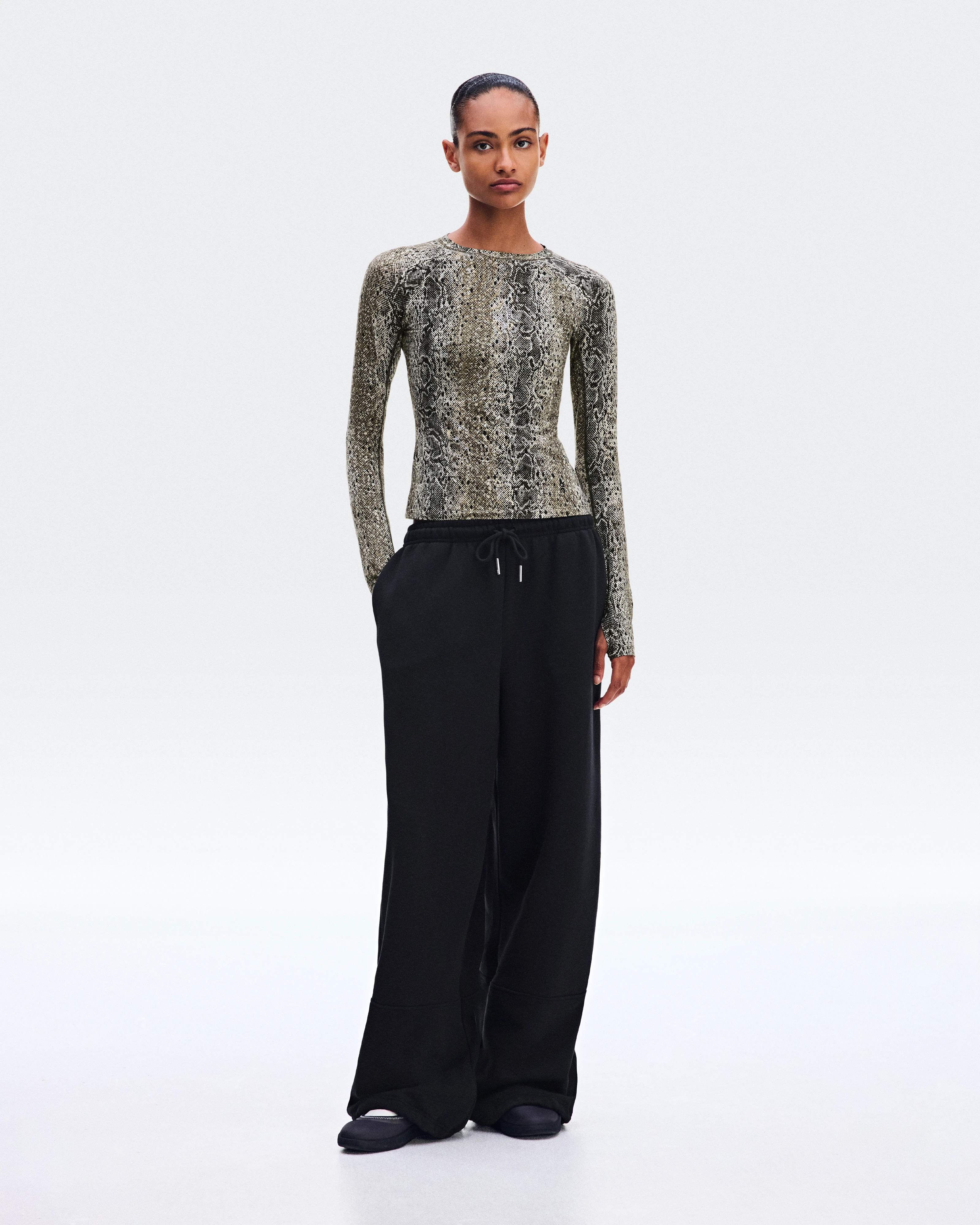 On Studio Long-T Antler & Black Women Tops and t-shirts