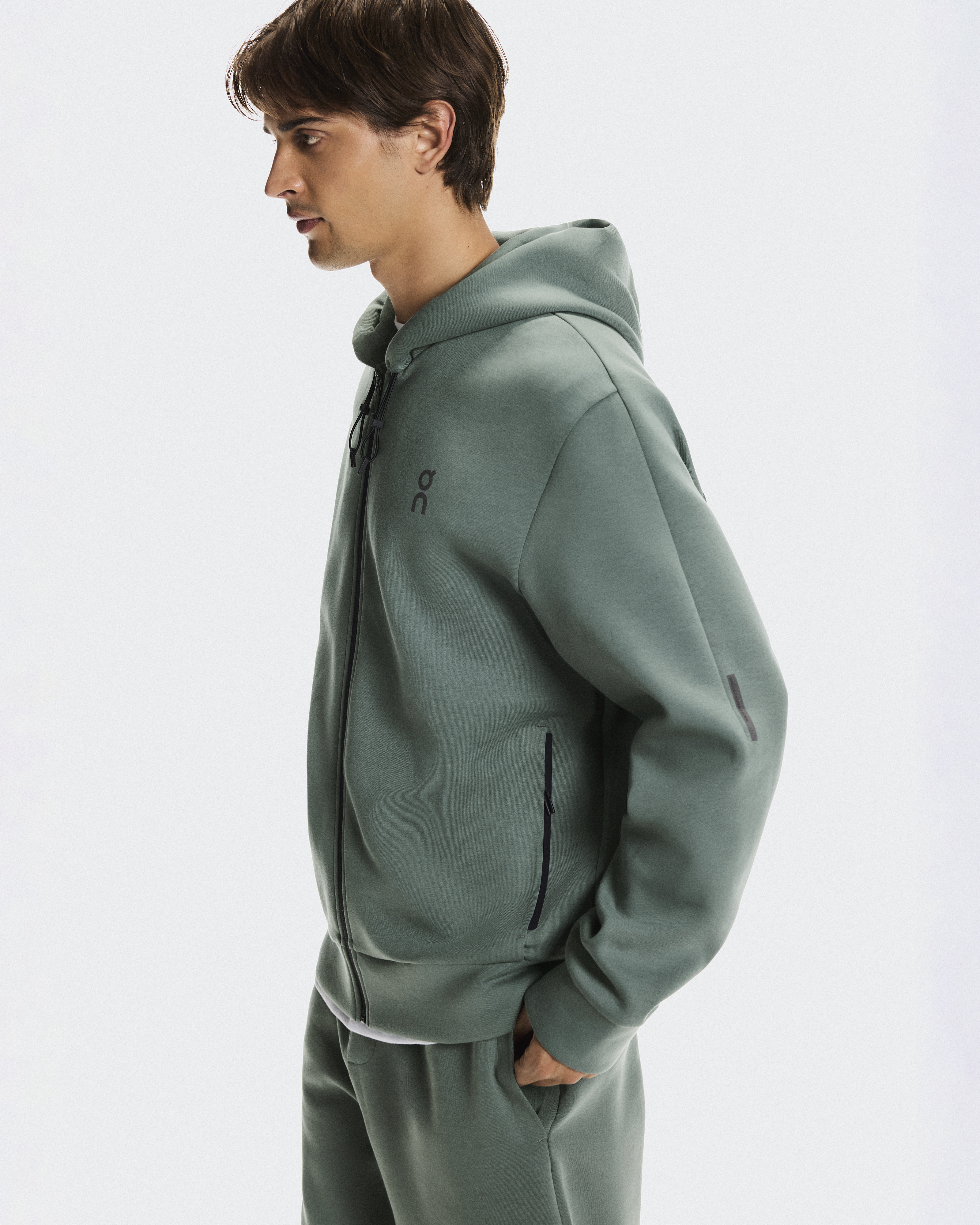 Men's Focus Tech Zip Hoodie | Green | On Germany
