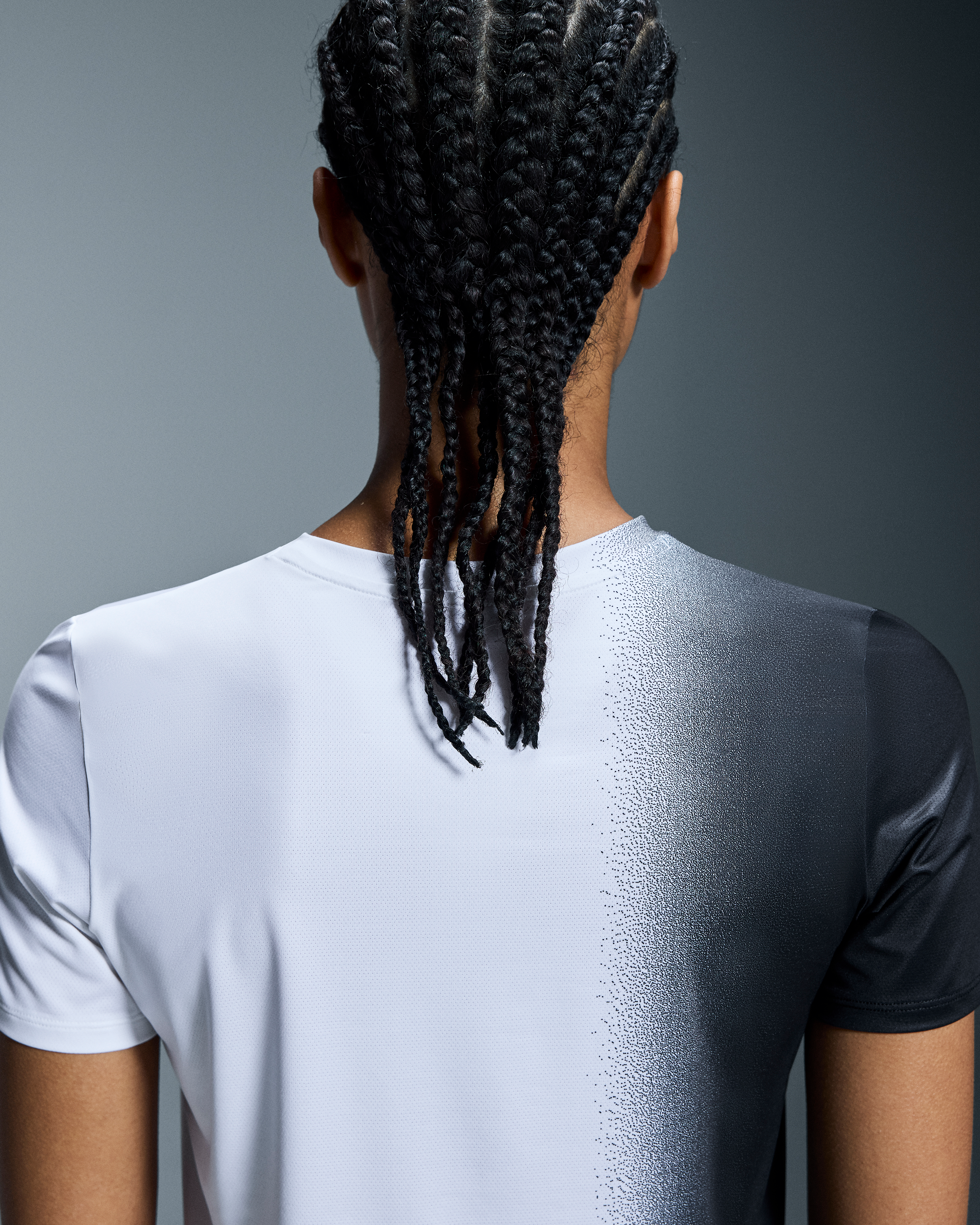 Court-TWomen / Black | White / S