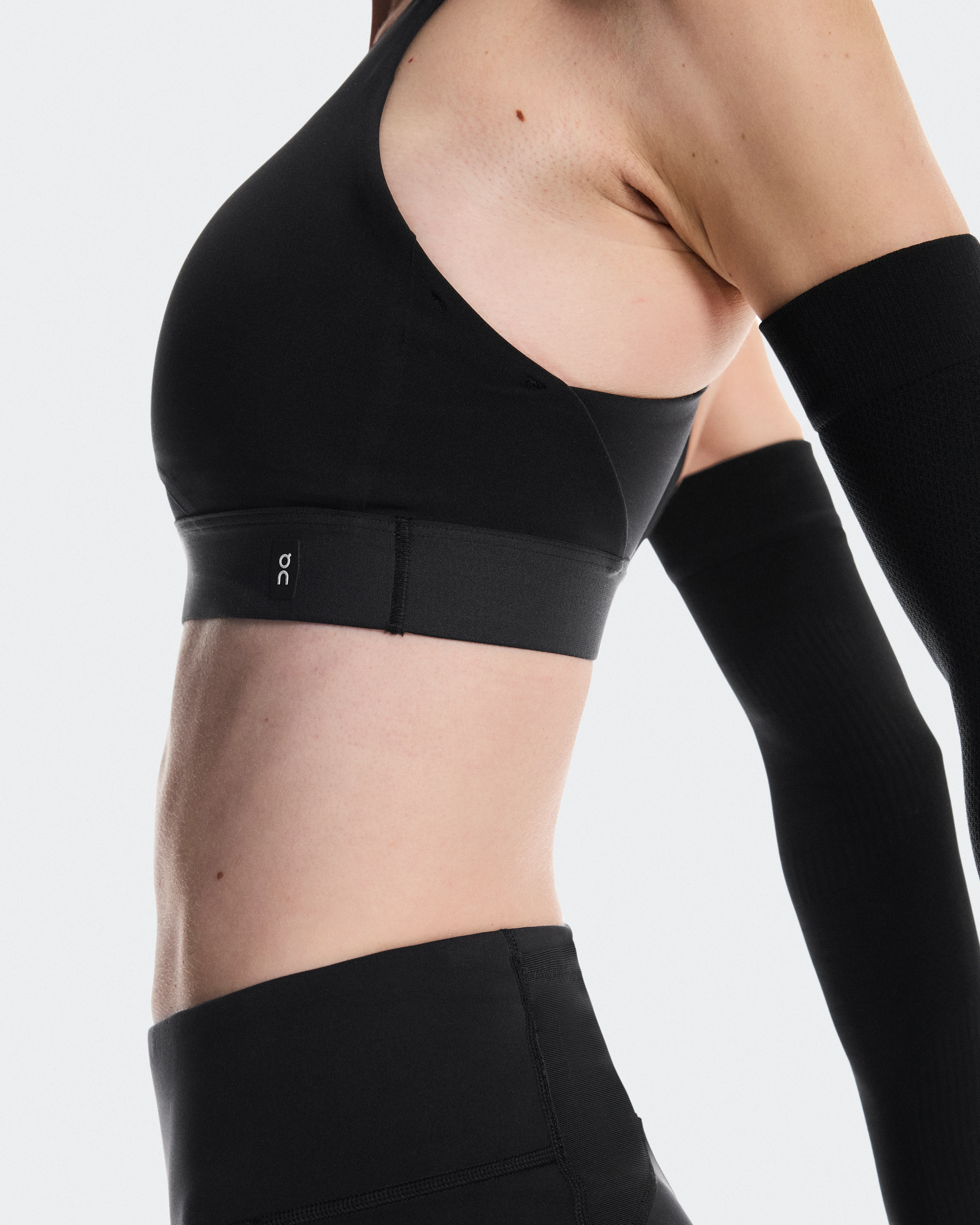 On Performance Bra Black ウィメンズ スポーツブラ