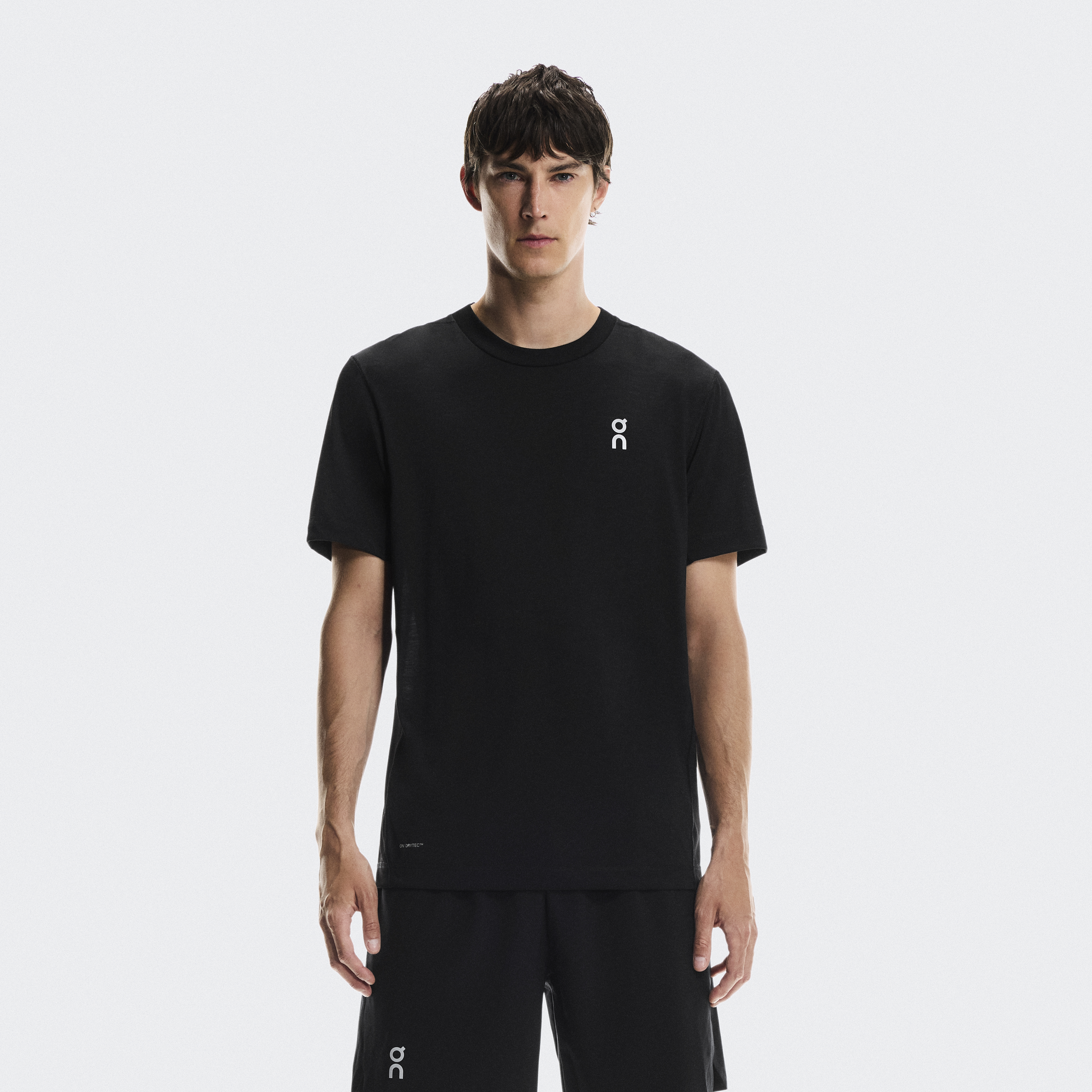 オン　On Tennis Court-T（海外サイズ:S） Men's Court-T | Black | On Poland