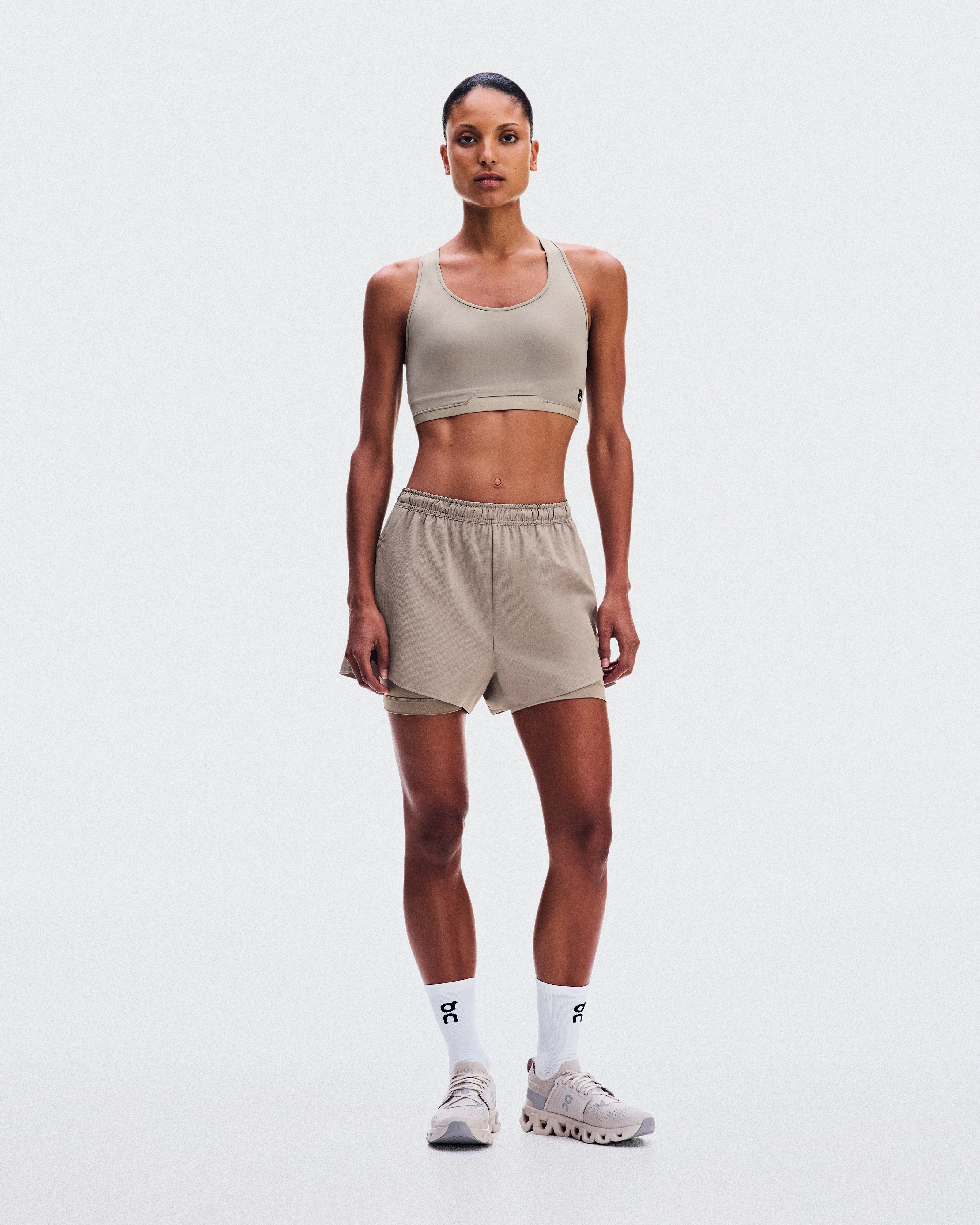On Train 2-in-1 Shorts Clay Mujer Pantalones cortos