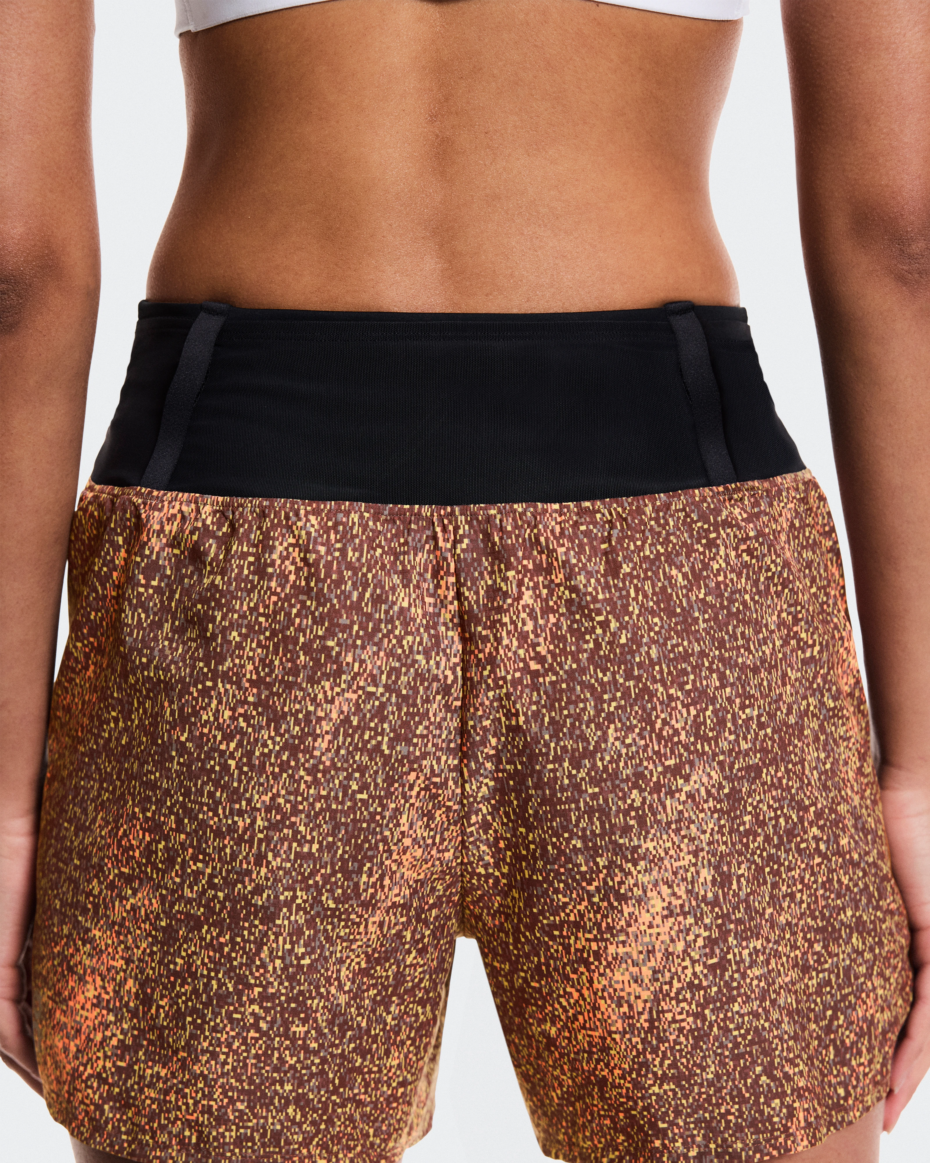 On Trail Shorts Black & Gobi Women Shorts