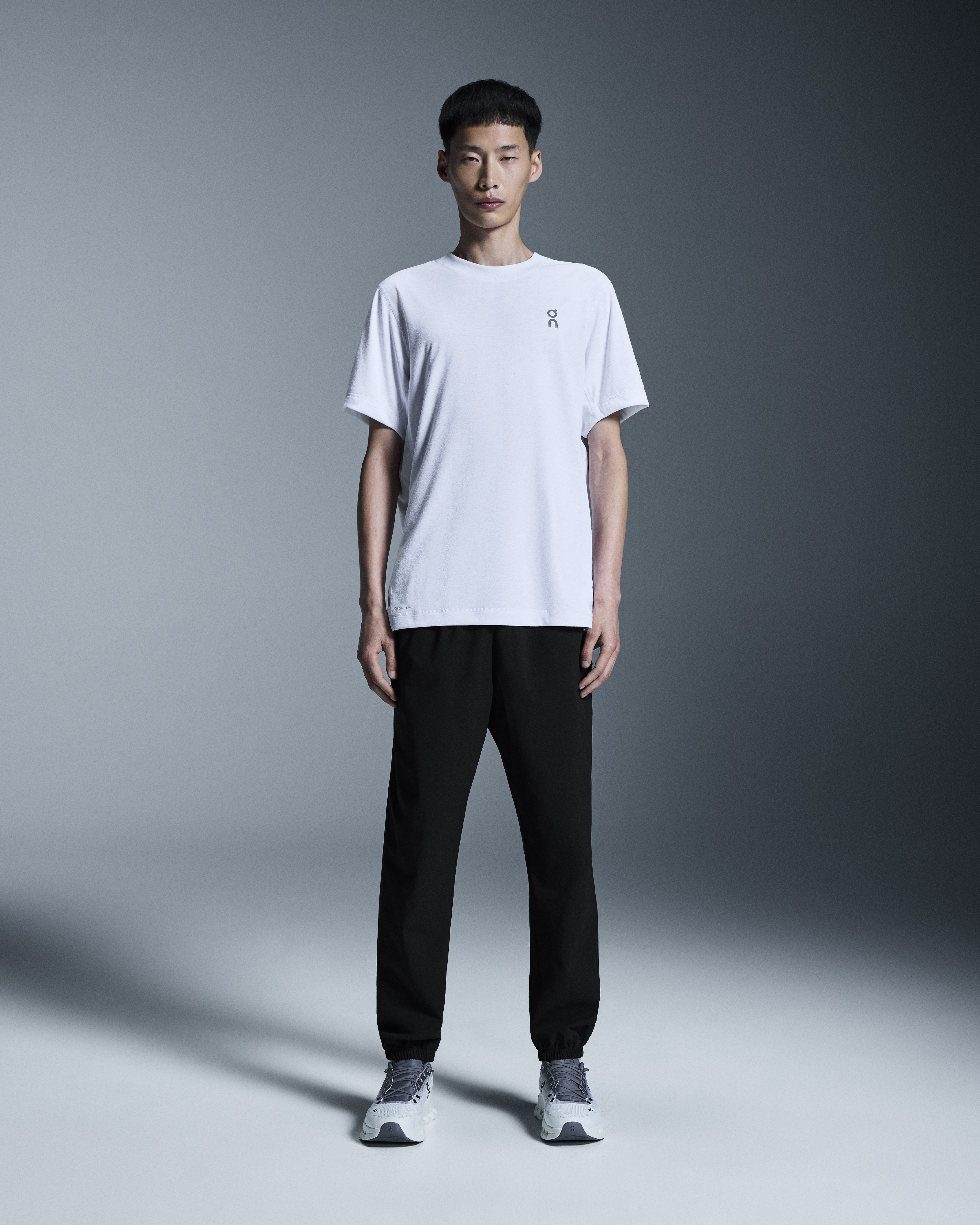 Men's Train-T Graphic | White | On Poland