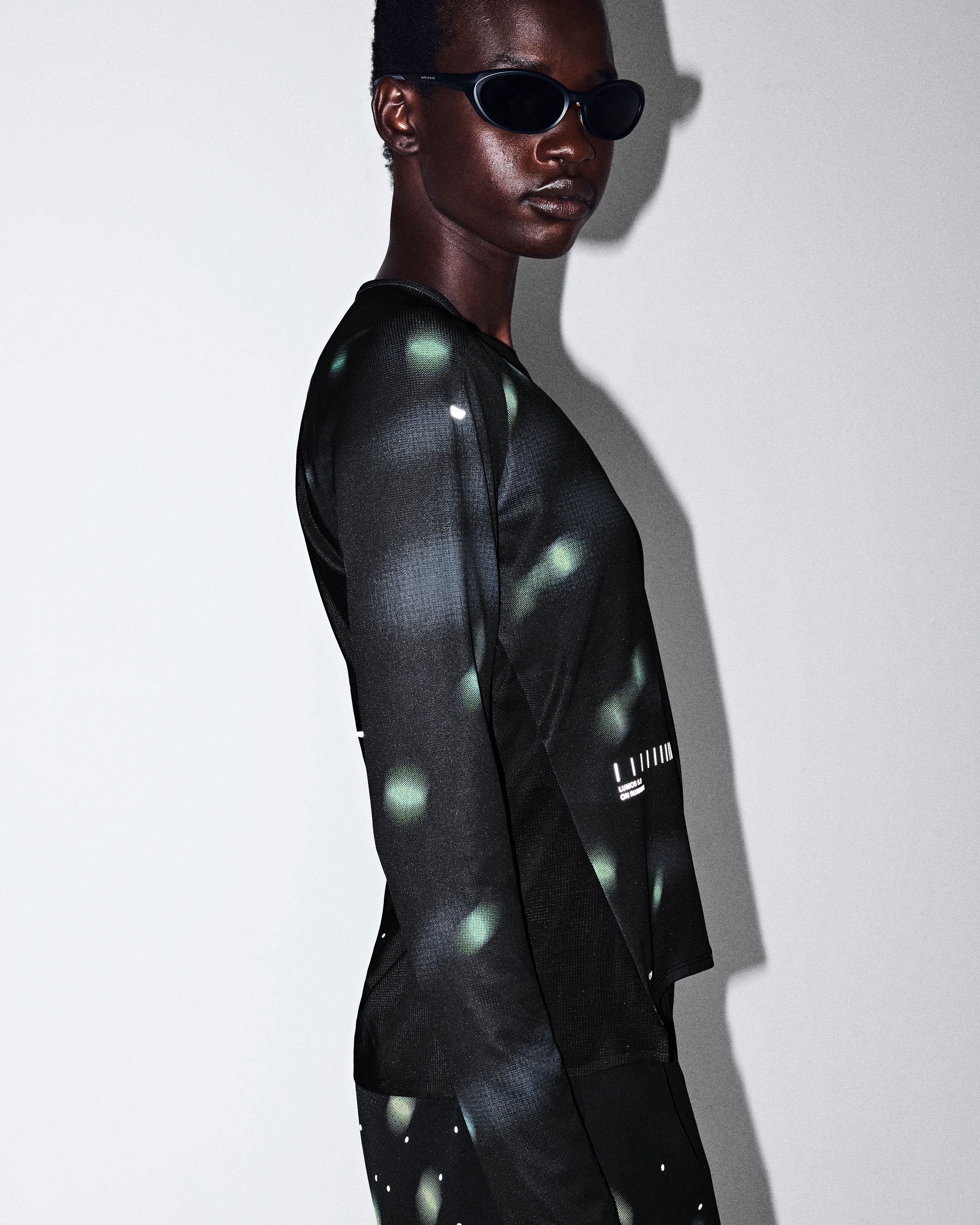 On Performance Long-T Lumos Black Femme Hauts et t-shirts