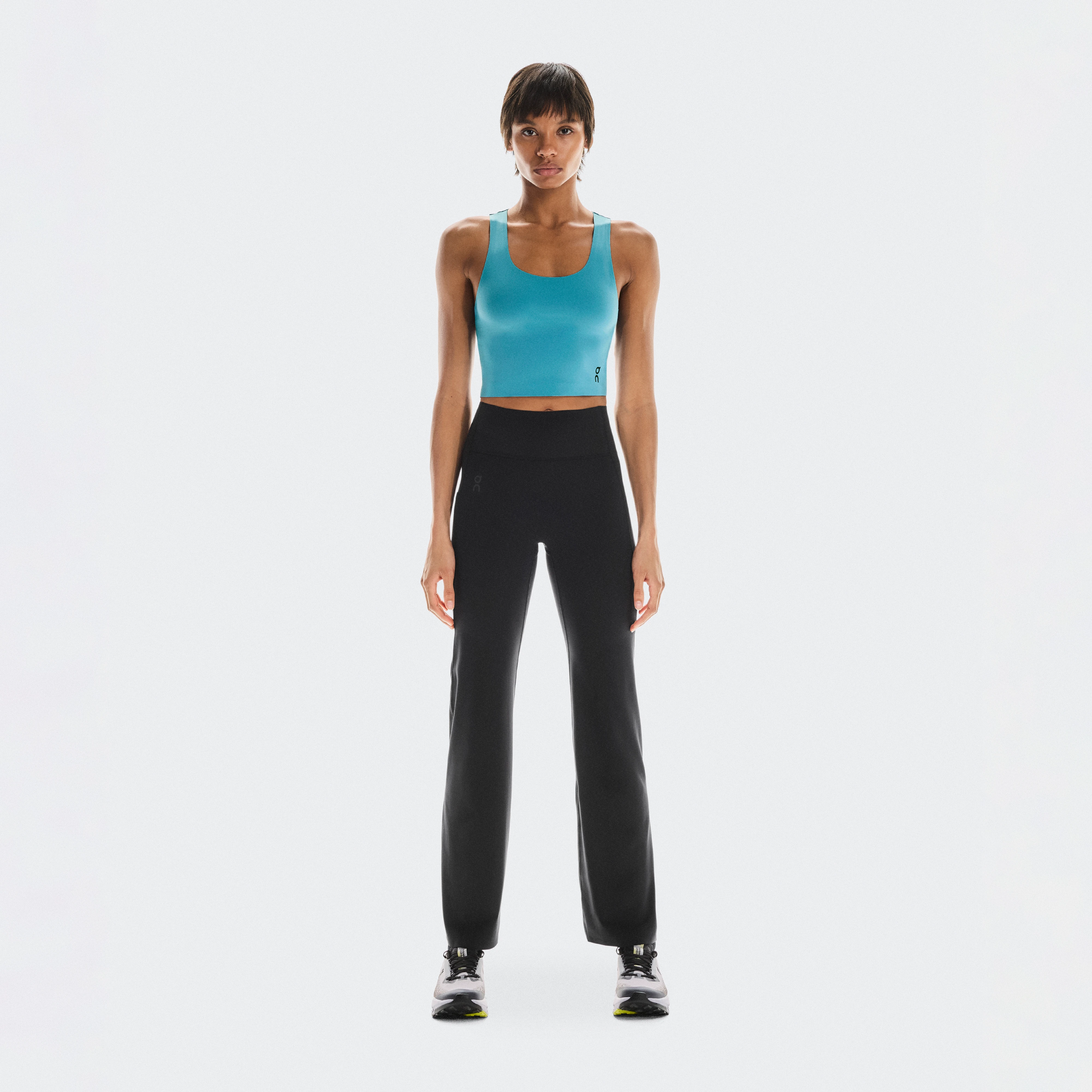 On Studio Flared Tights 32" Schwarz Damen Damen – Leichte Workouts, Yoga, Erholung Tights & Leggings