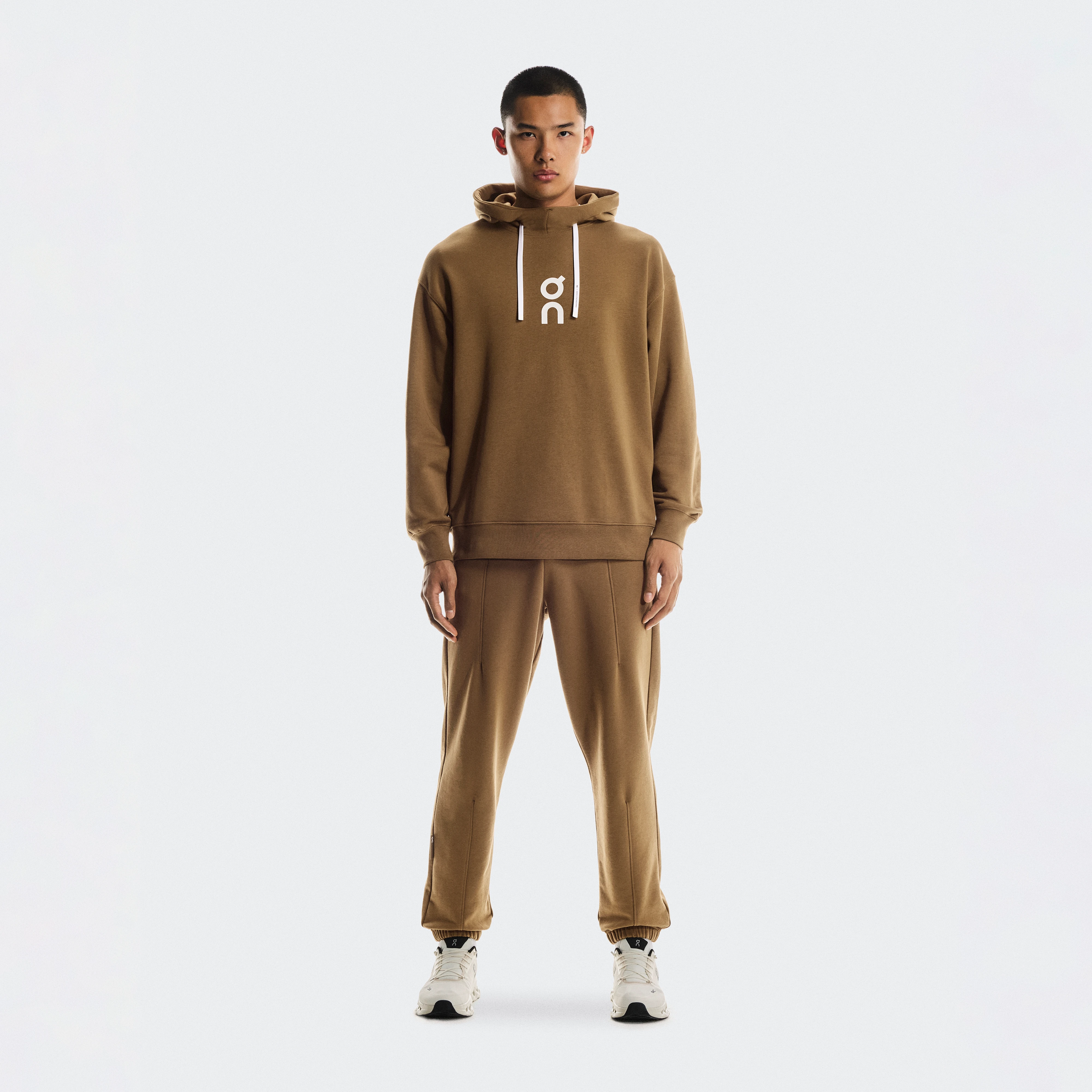 On Club Pants Brown Men Men – Travel, recovery, all-day wear Pants