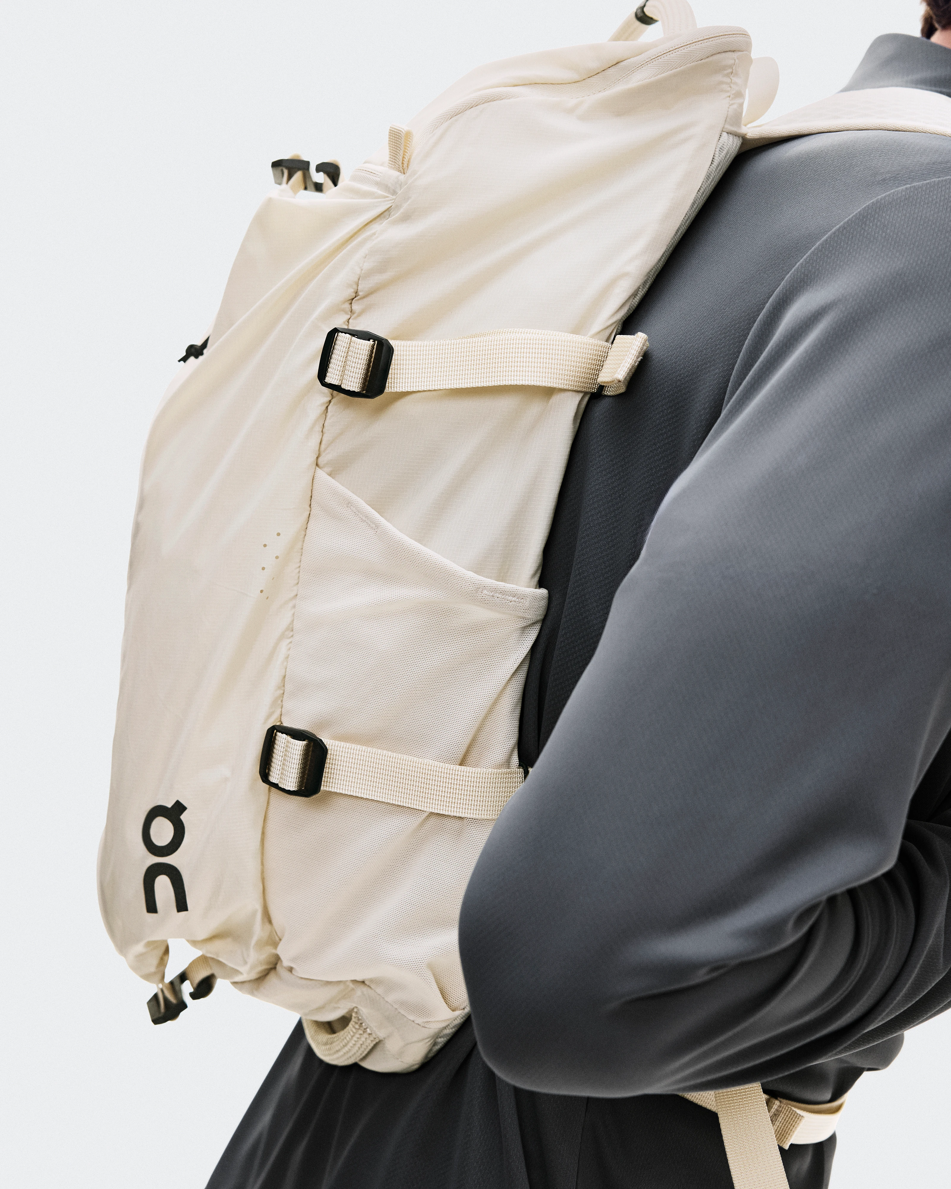On Speed Pack 18L Lite Cream Unisex Bags