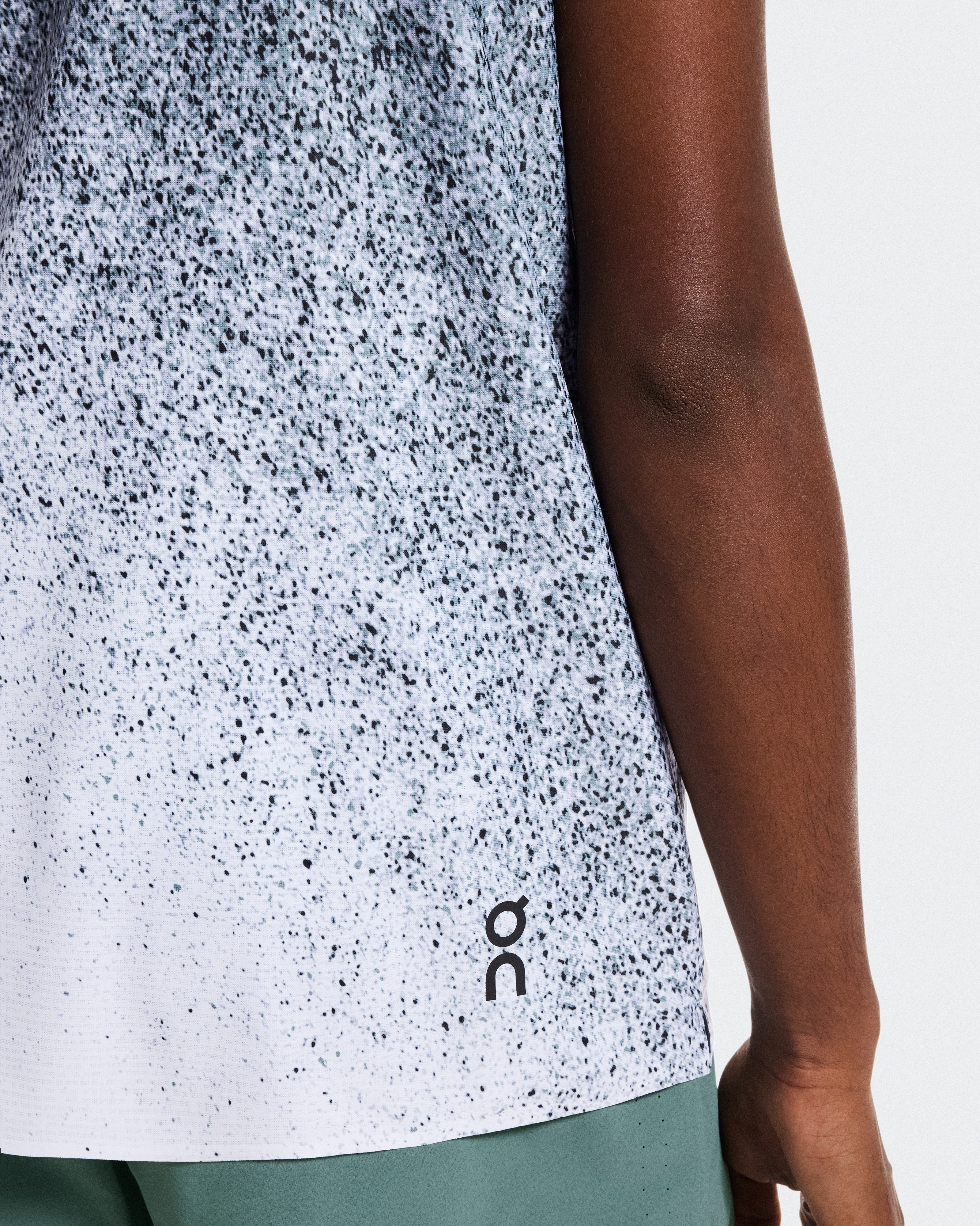 On Court Tank Fade Thistle & White Men Tops and t-shirts