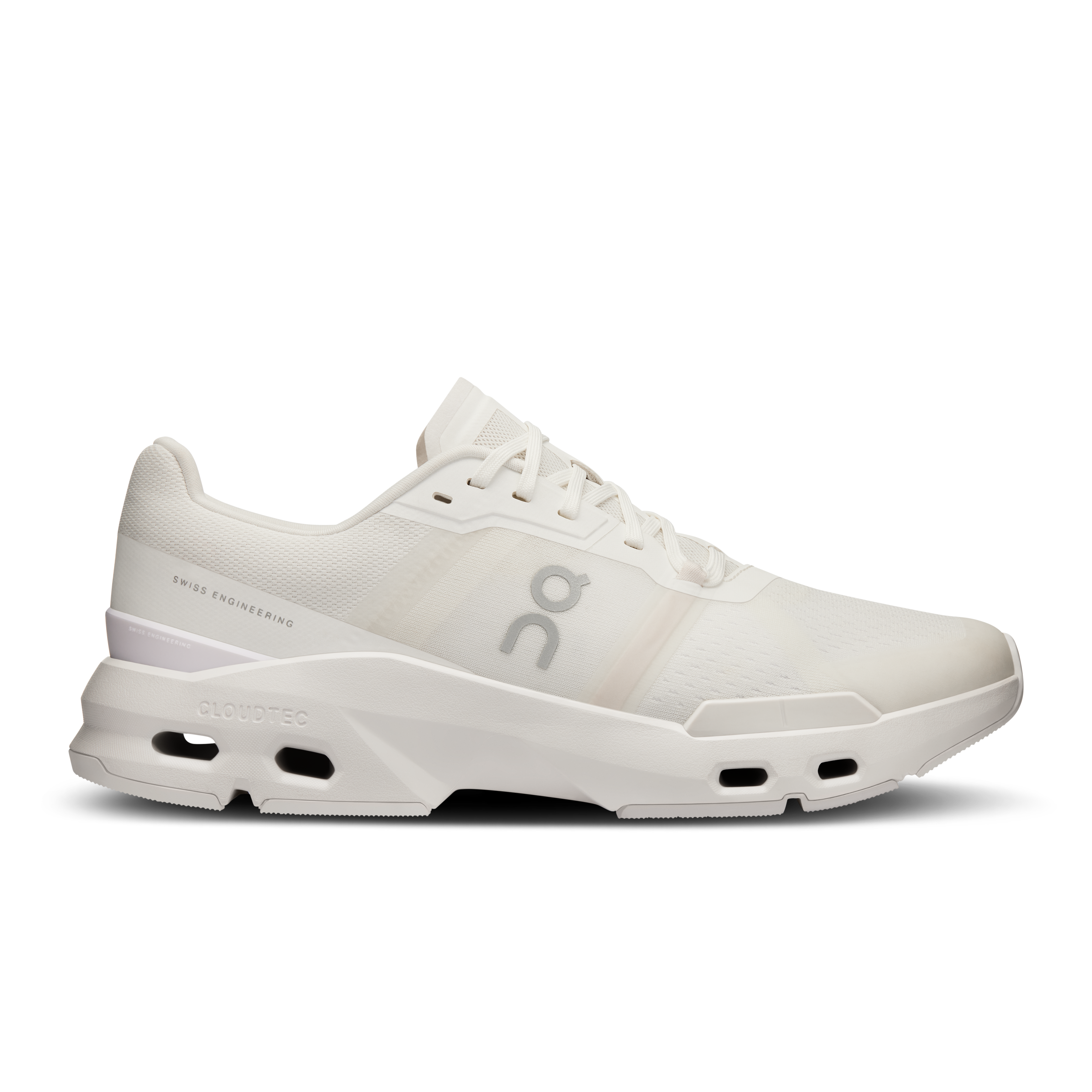 Cloudpulse Gym Shoe in White/Frost