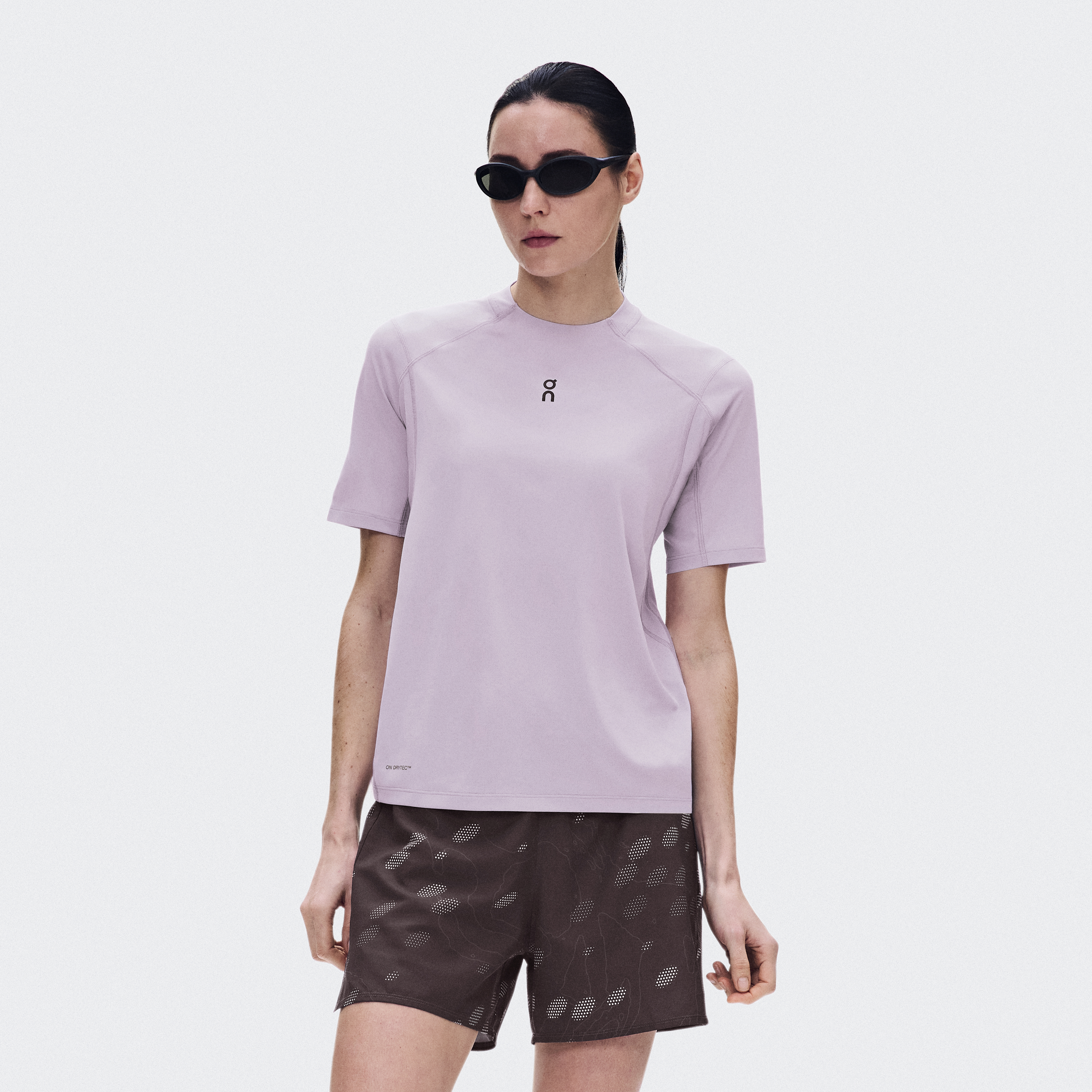半袖ランニングTシャツ | 高機能トップス | On 日本