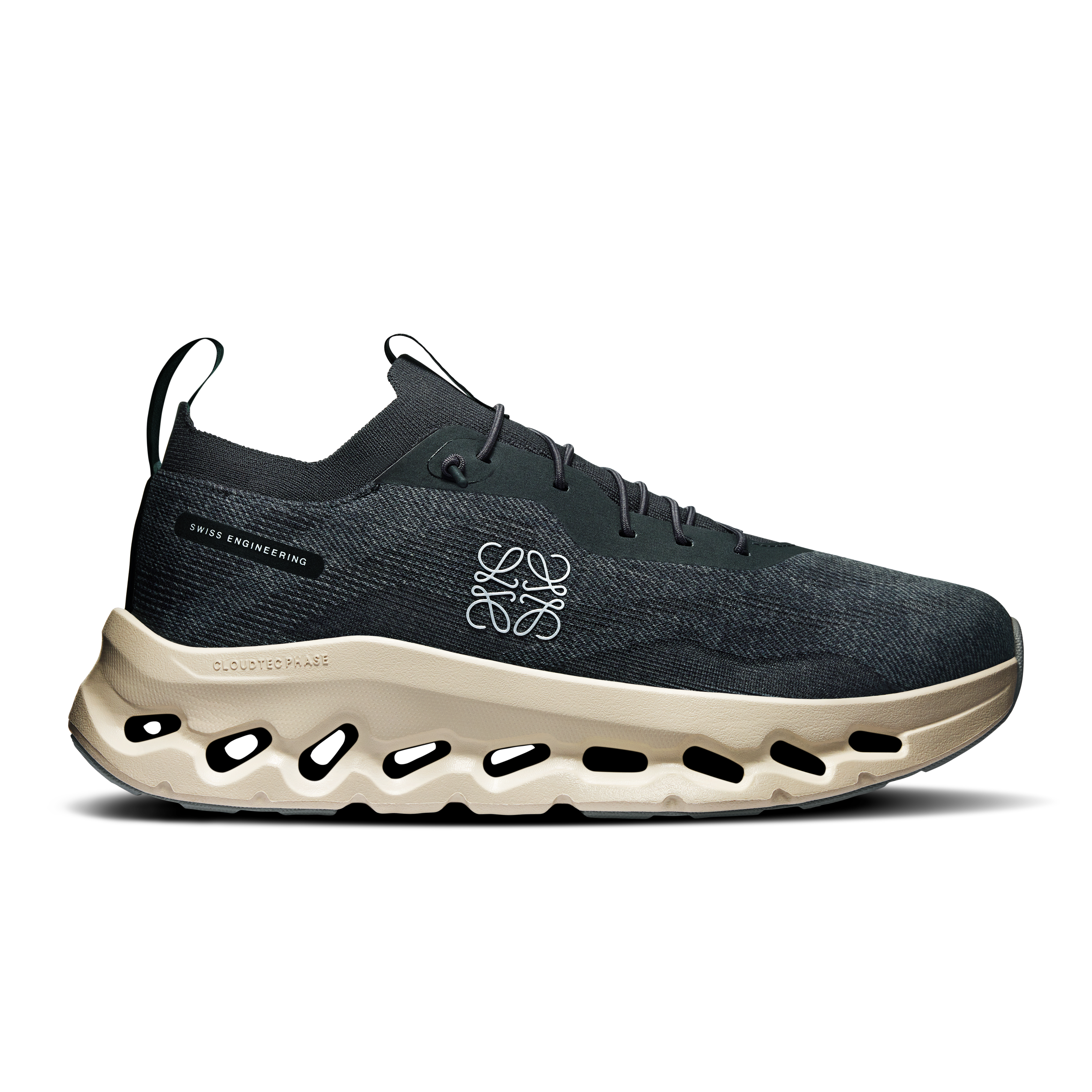 ほぼ未使用⭐︎LOEWE × On クラウドティルト 23cm ロエベとオンがコラボシューズ「クラウドティルト」を発売 全10