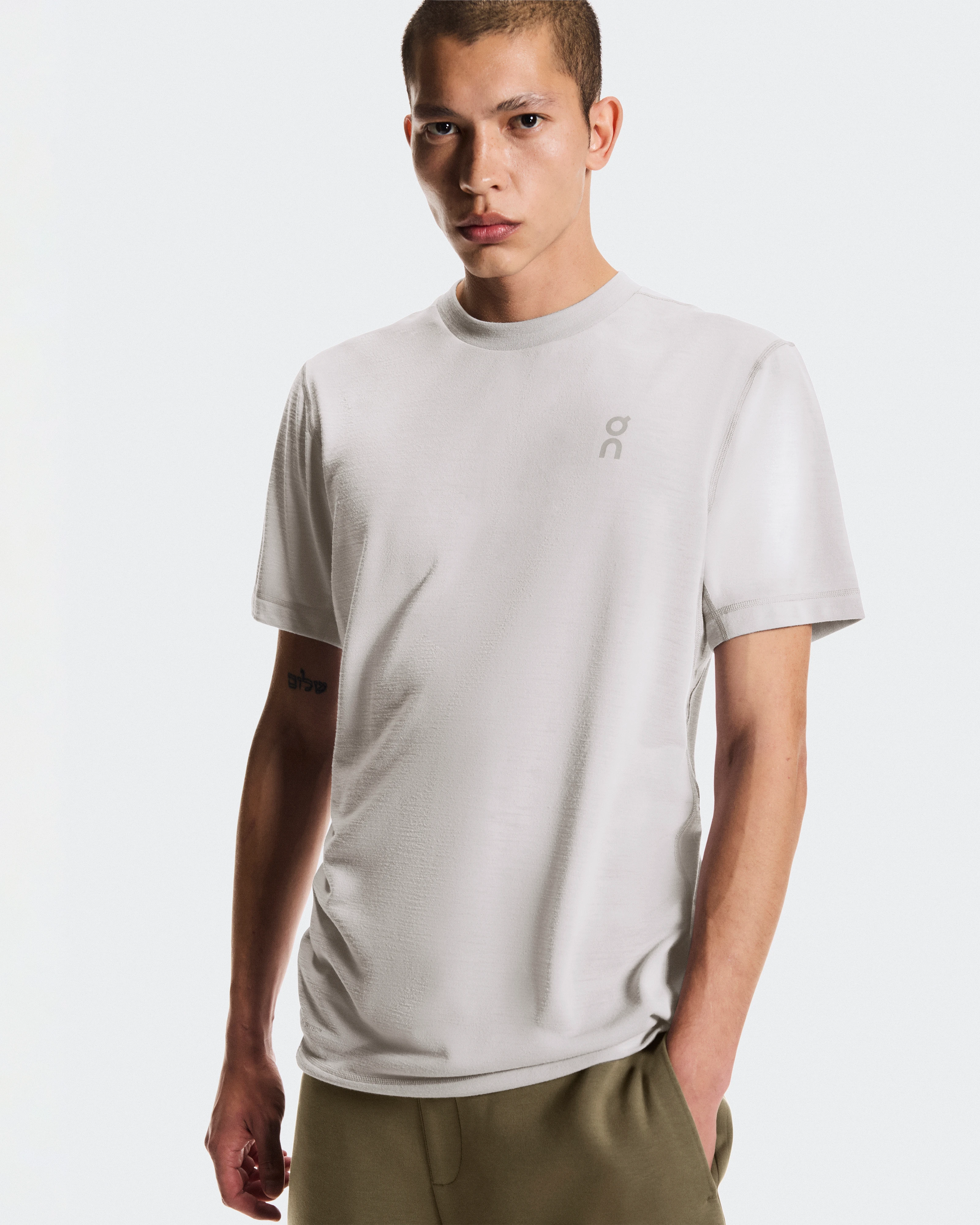 On Train-T Alloy Men Tops and t-shirts