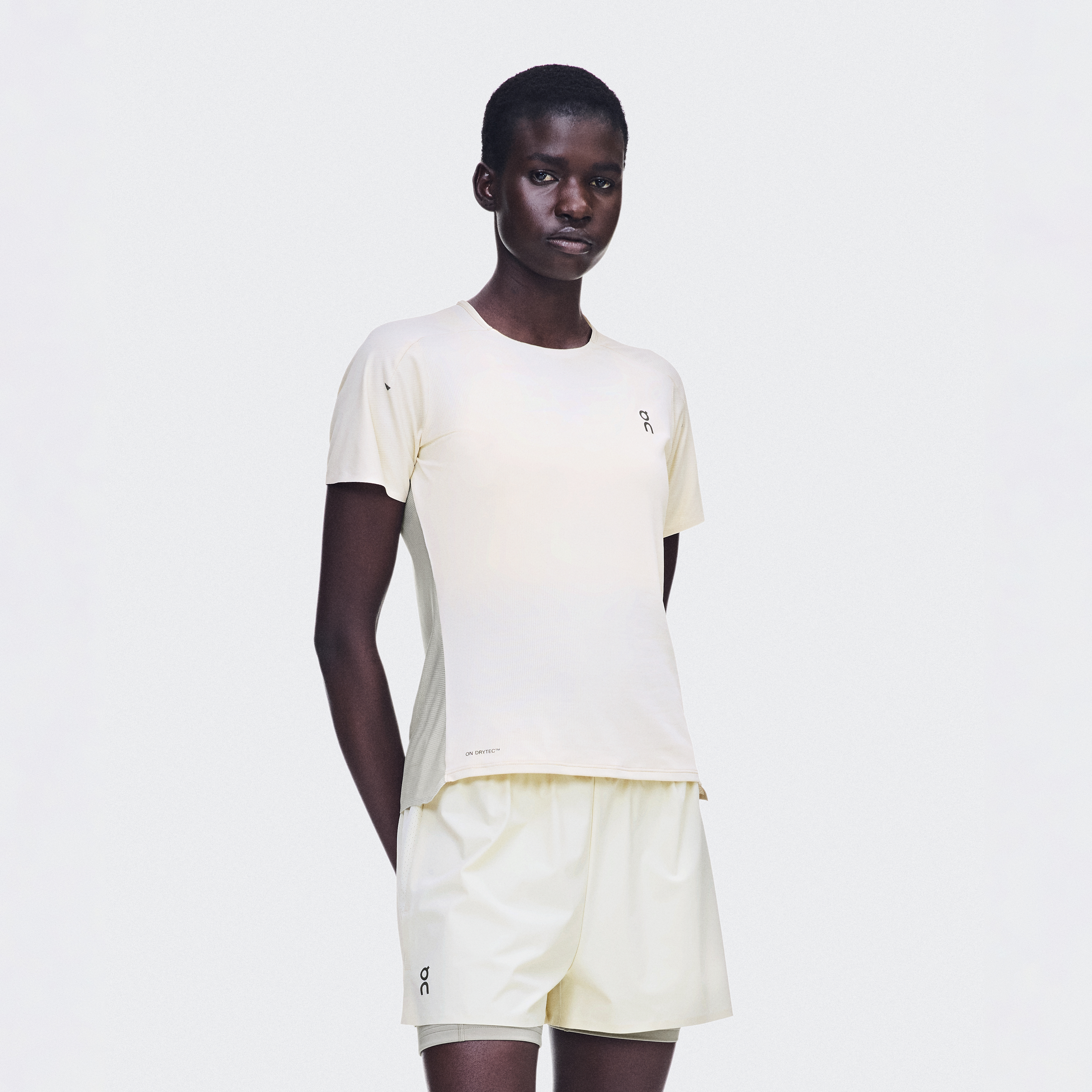 Performance-T Short-Sleeve Shirt in Hare/Brume