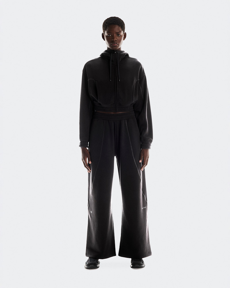 On Women's Club Cropped Hoodie FKA in Black, Size: Large, Polyester