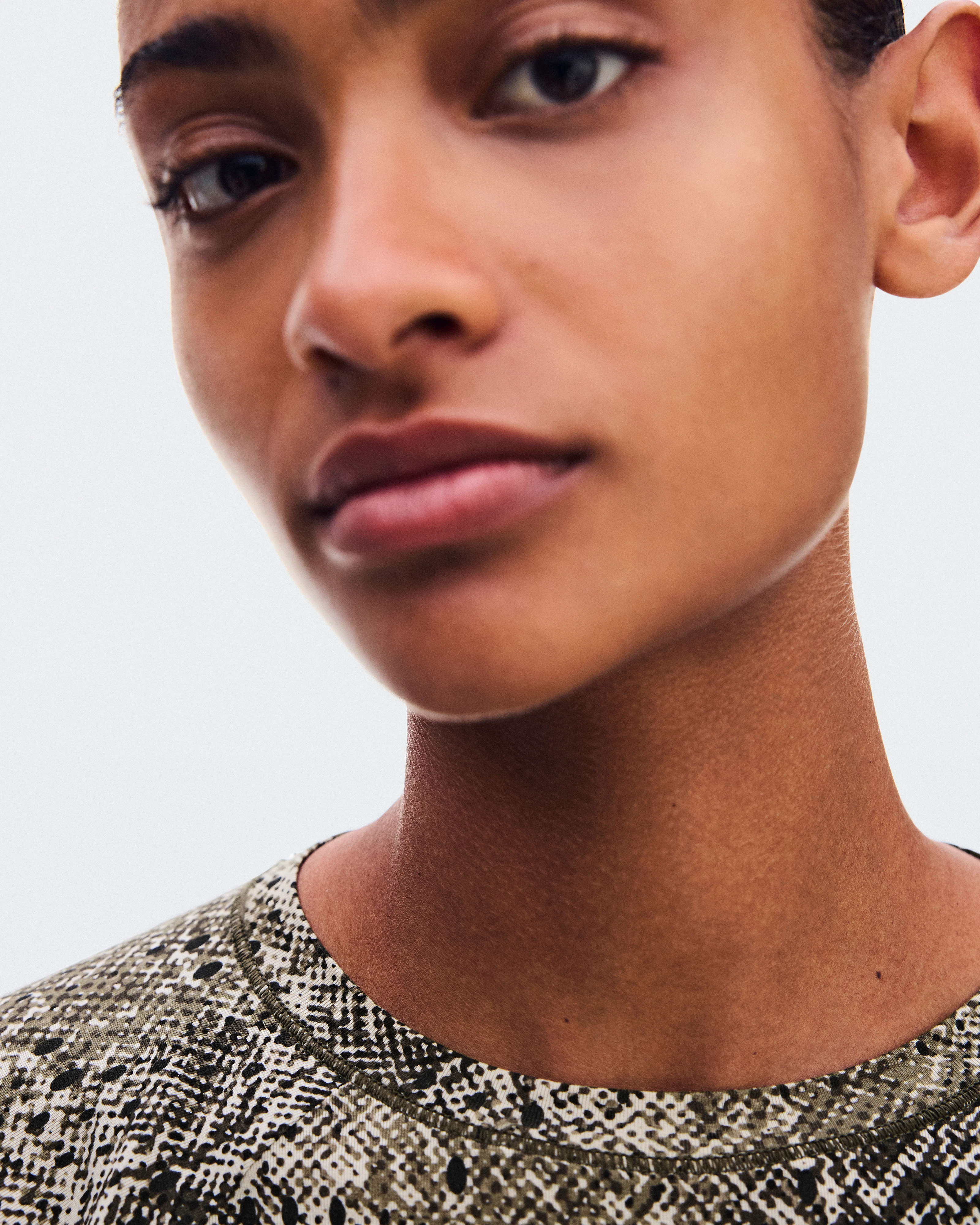 On Studio Long-T Antler & Black Women Tops and t-shirts