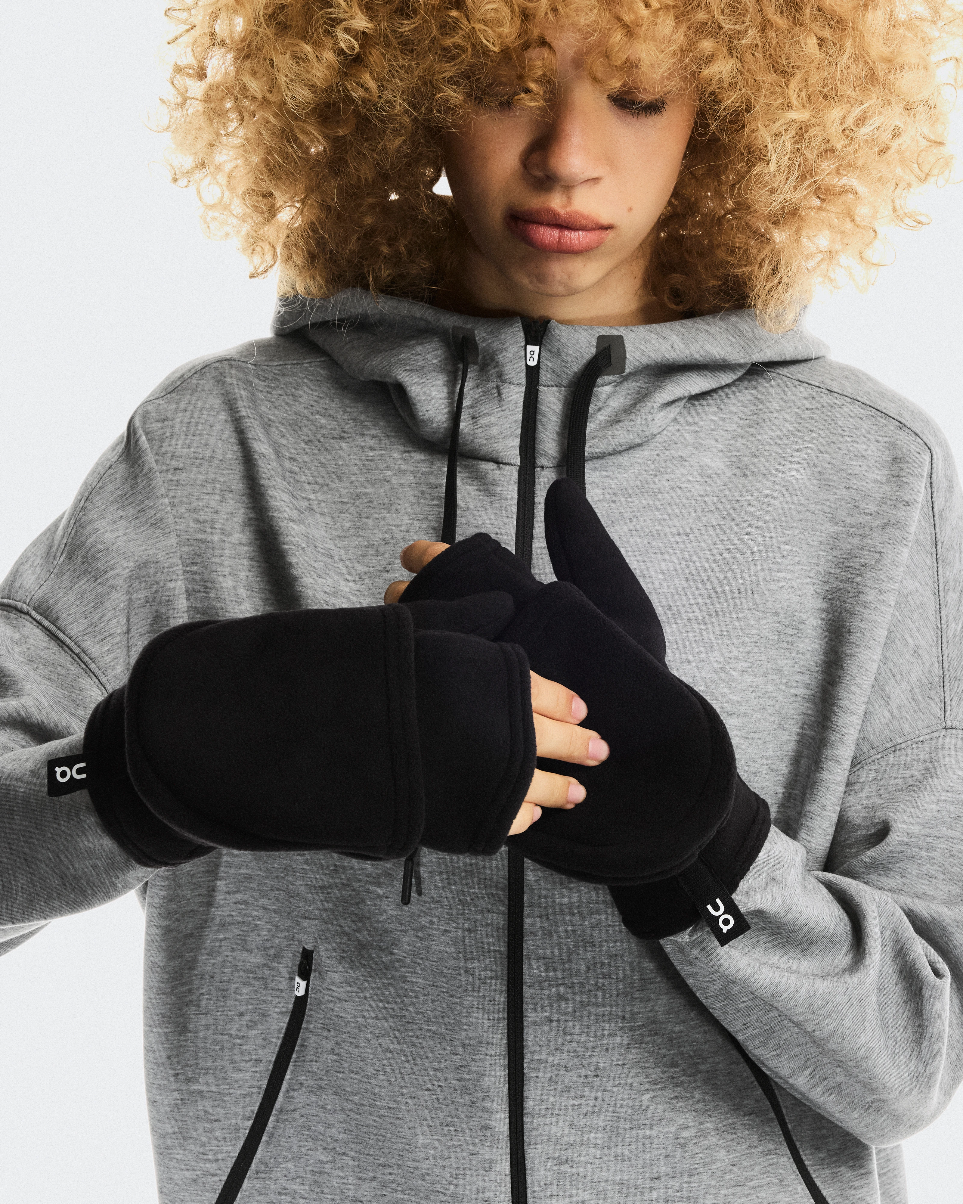 On Fleece Mitten Black Unisex Gloves