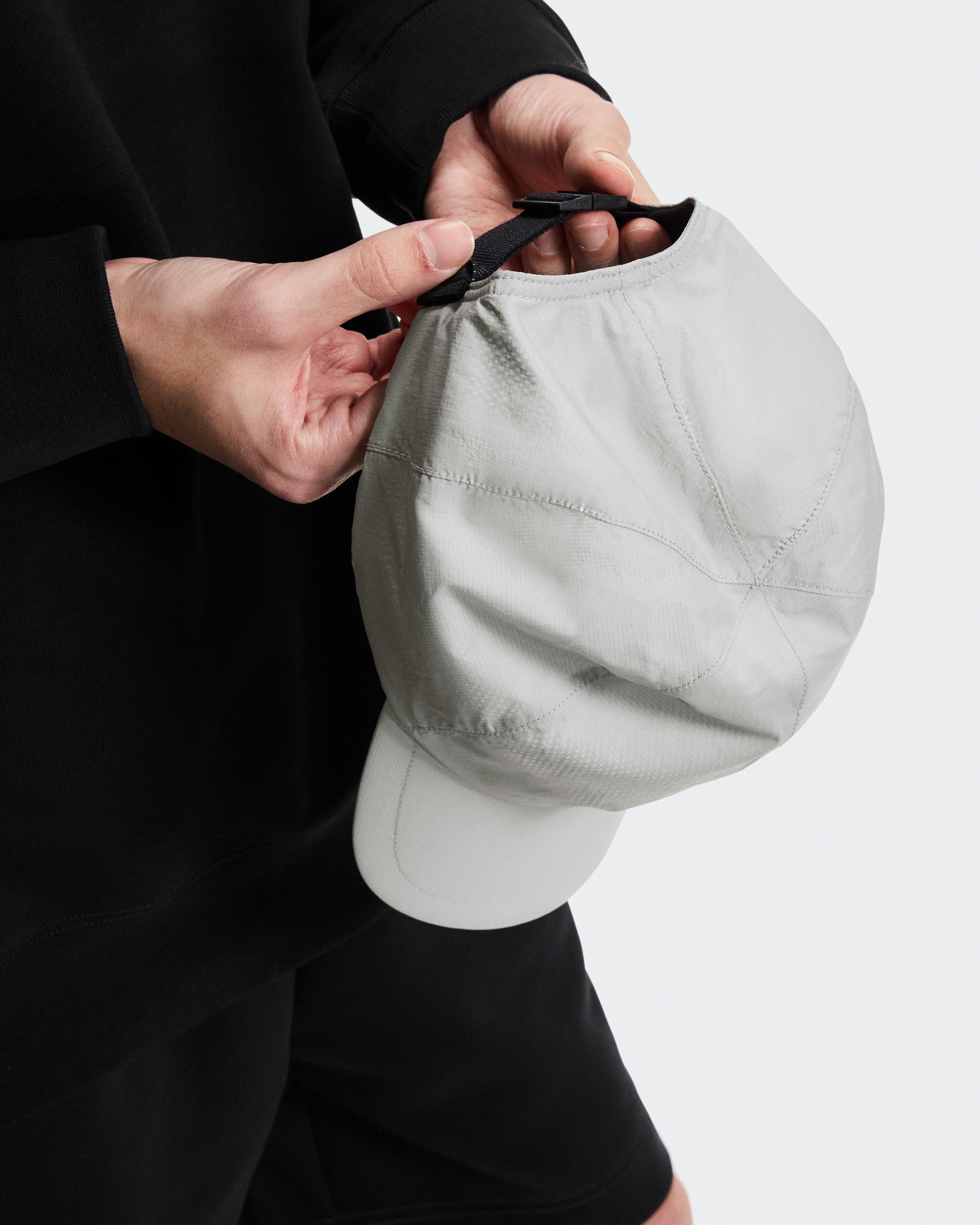 On CapUnisex / Alloy